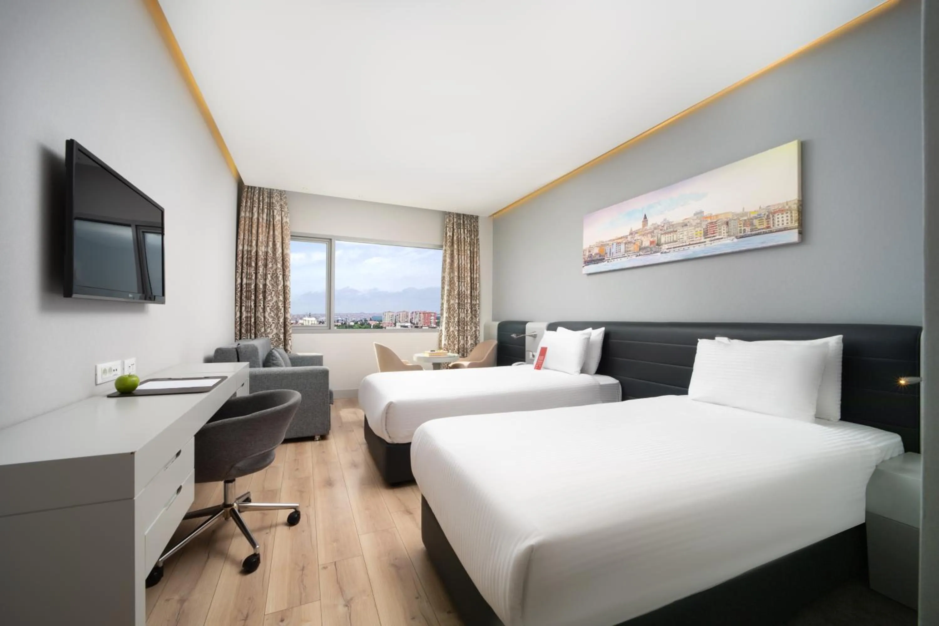 Photo of the whole room, Bed in Ramada Plaza by Wyndham Istanbul Atakoy