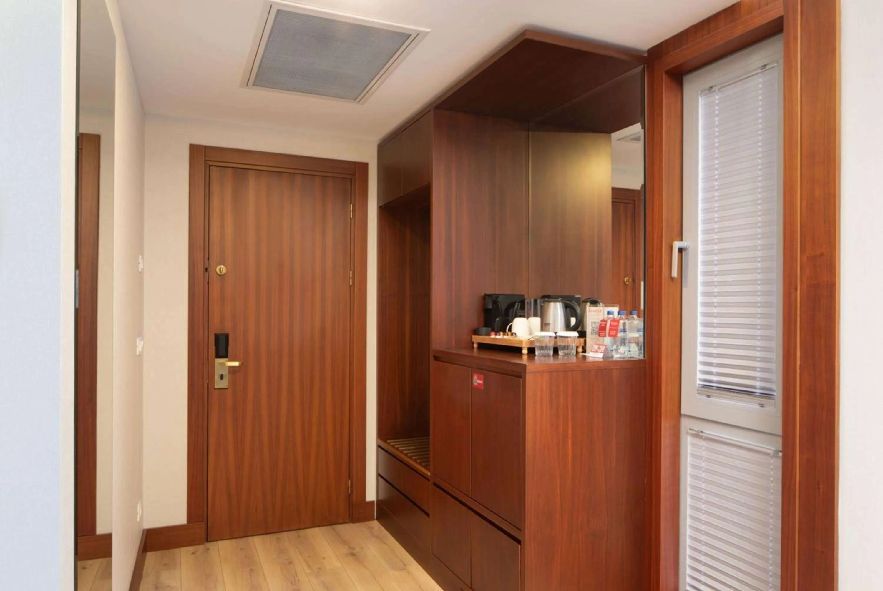 Photo of the whole room in Ramada Plaza by Wyndham Istanbul Atakoy