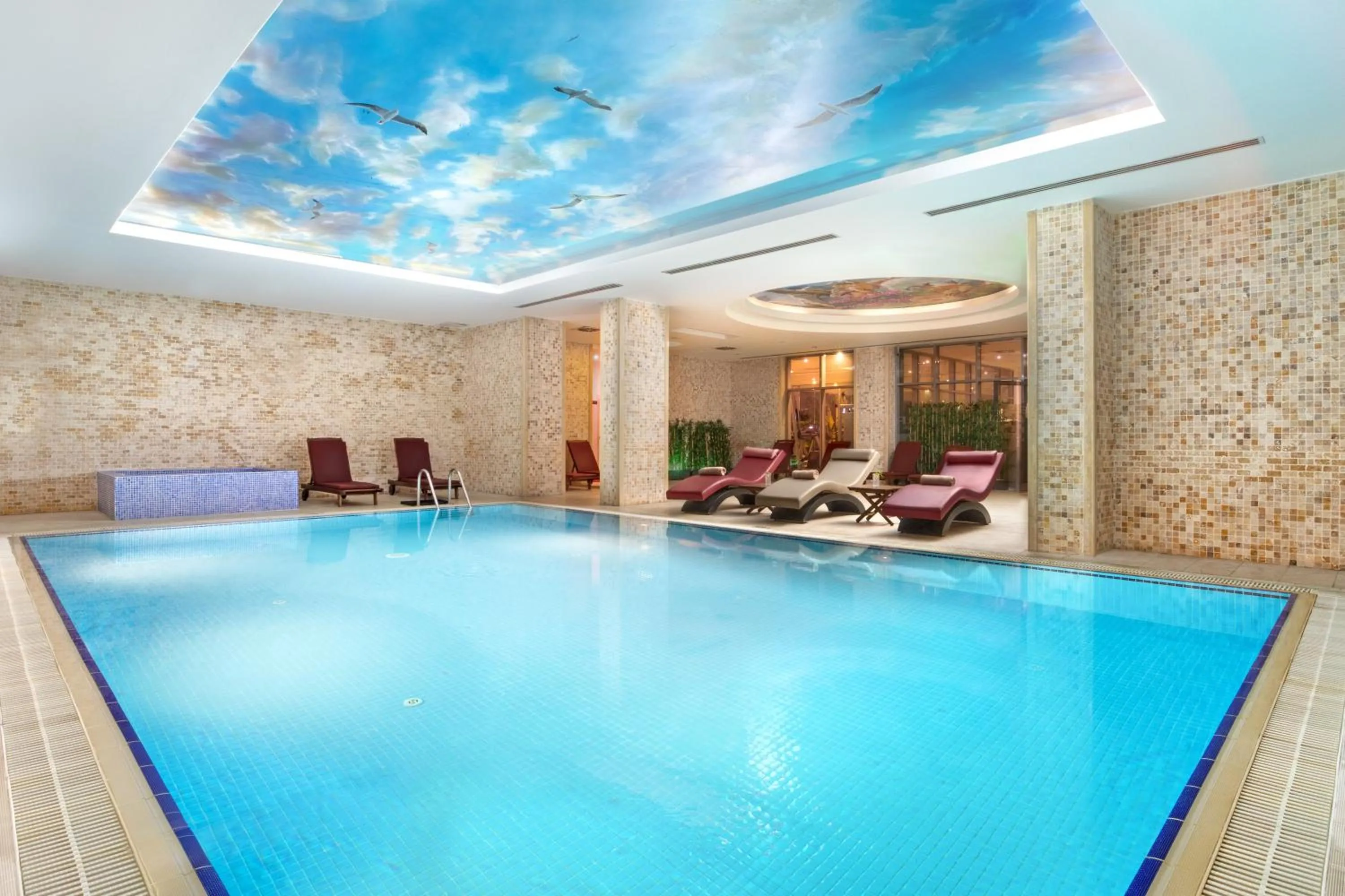 Swimming pool in Ramada Plaza by Wyndham Istanbul Atakoy