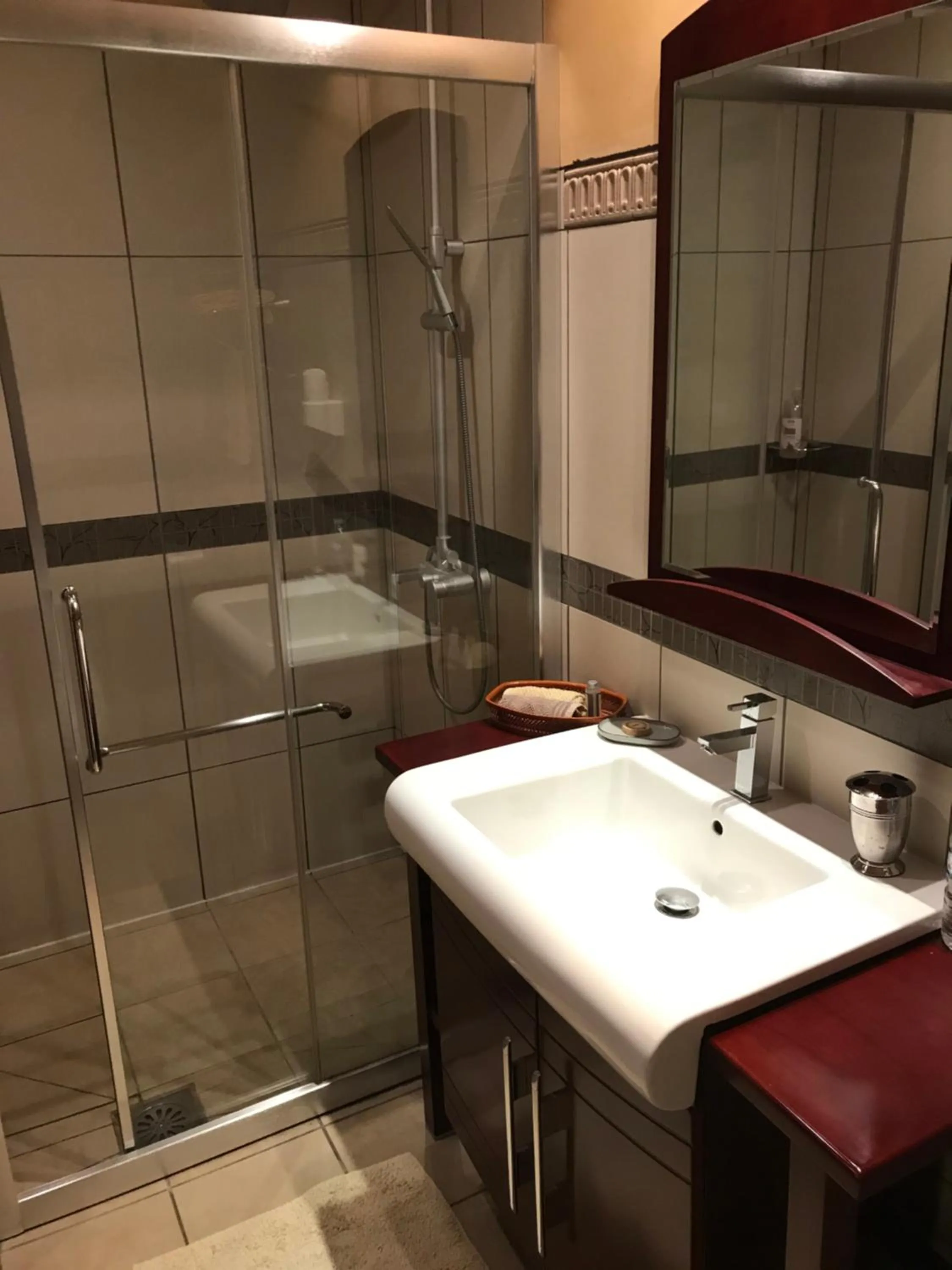 Shower in Château de Belle Poule