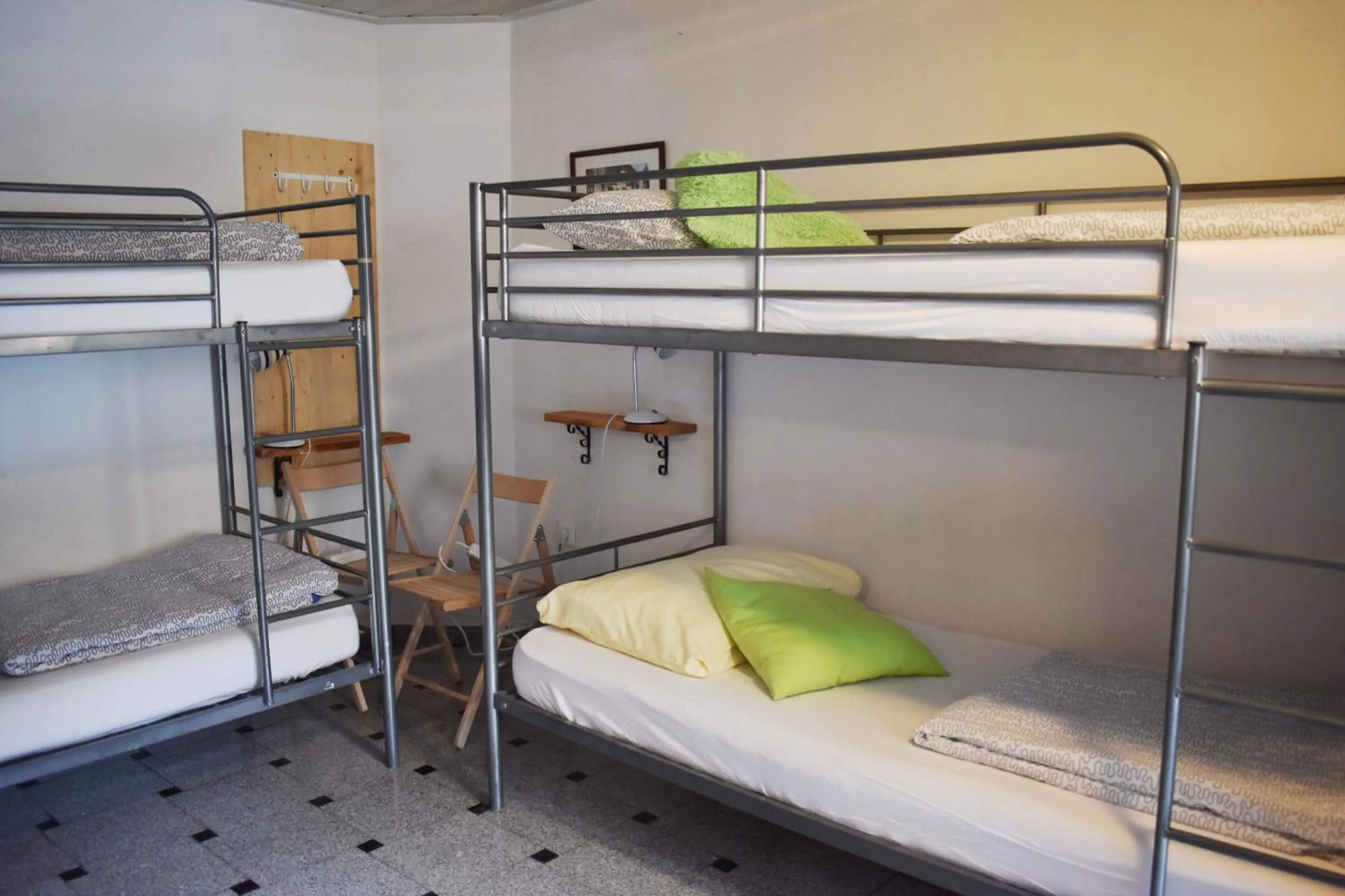 bunk bed, Bed in Hostel 24