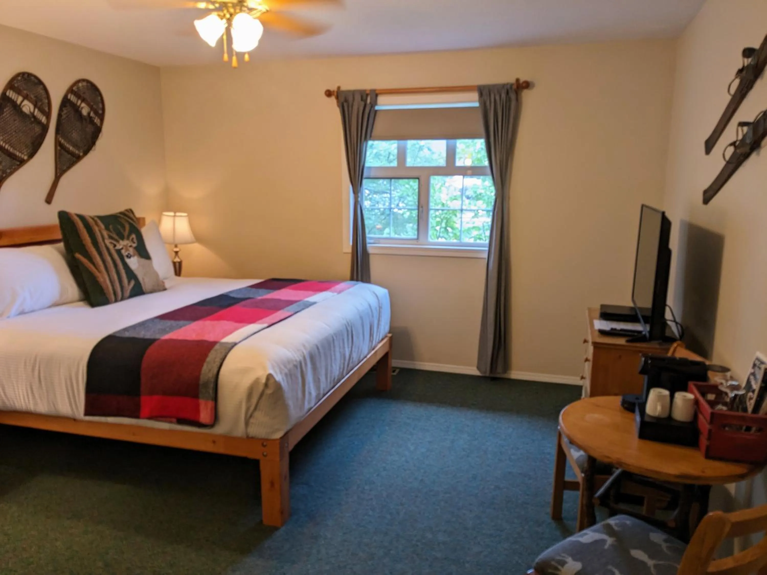 Bed in Courthouse Inn Revelstoke