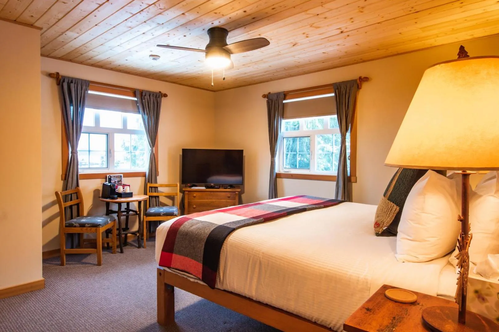 Bed in Courthouse Inn Revelstoke