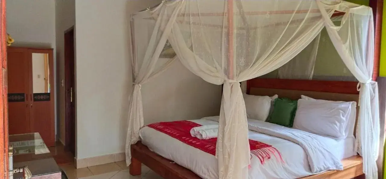 Superior Double or Twin Room with Garden View in Toba Village Inn Superior Double or Twin Room with Garden View in Toba Village Inn