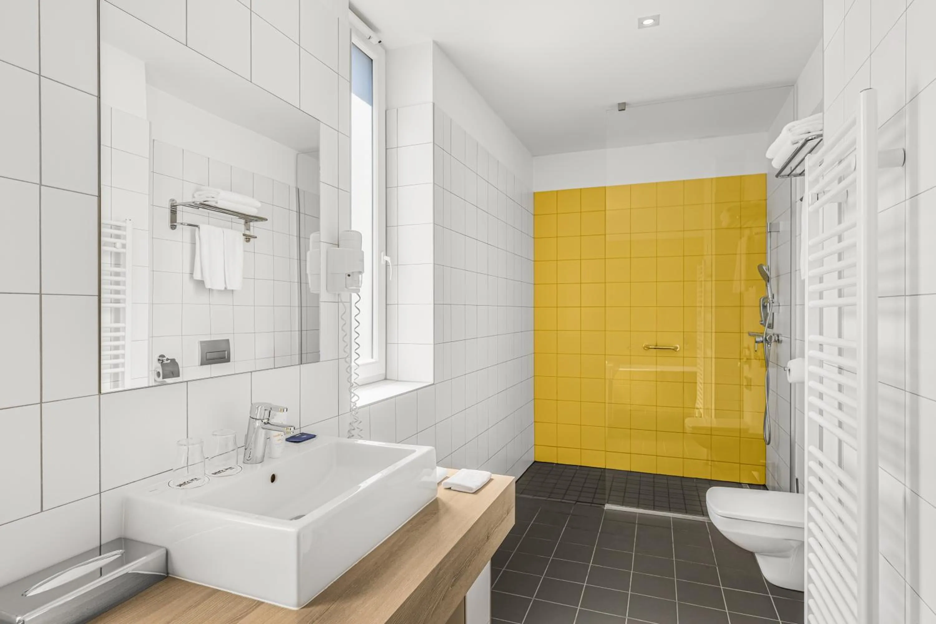 Shower in Park Inn By Radisson Budapest