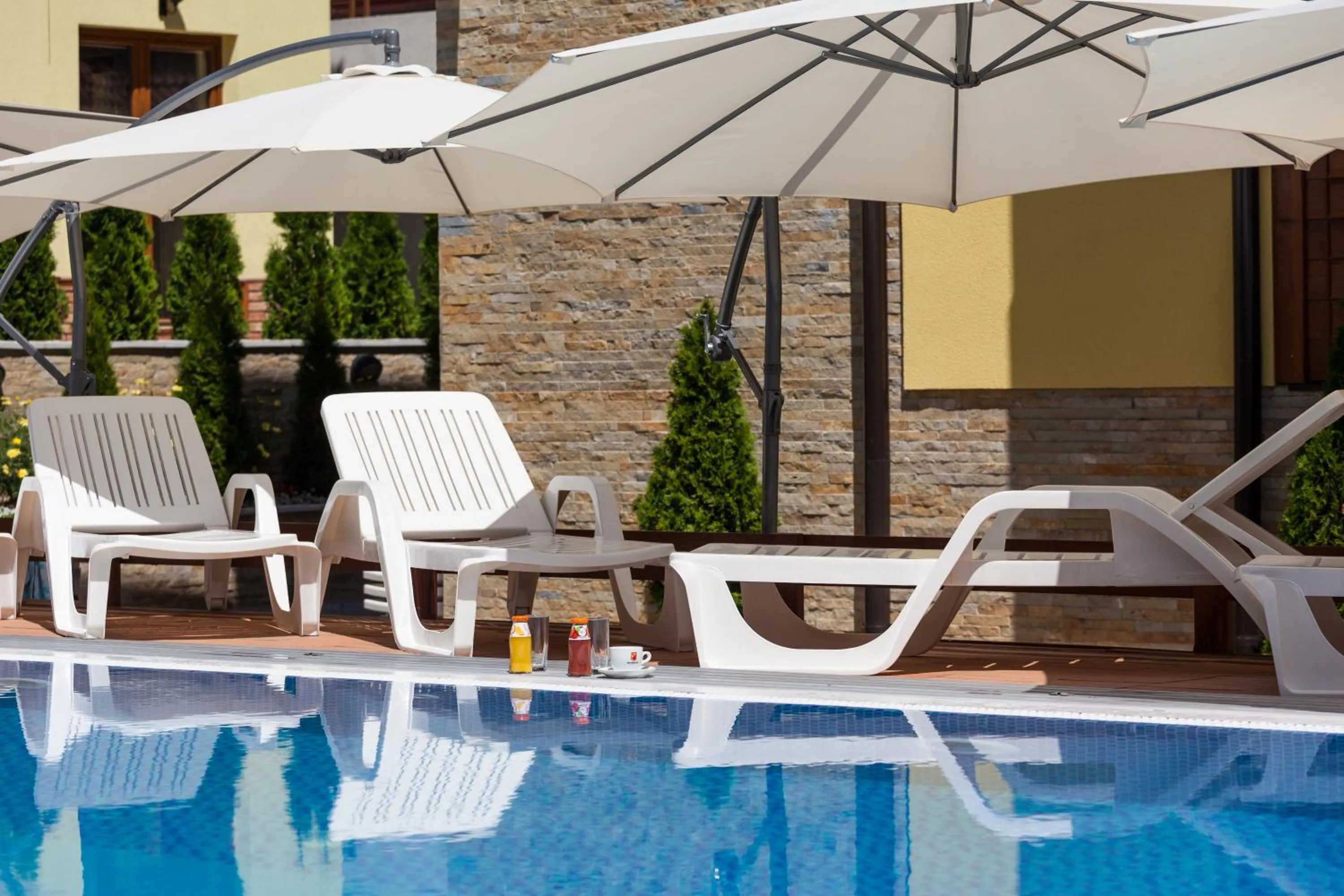 Beach in Vila Barović and Spa