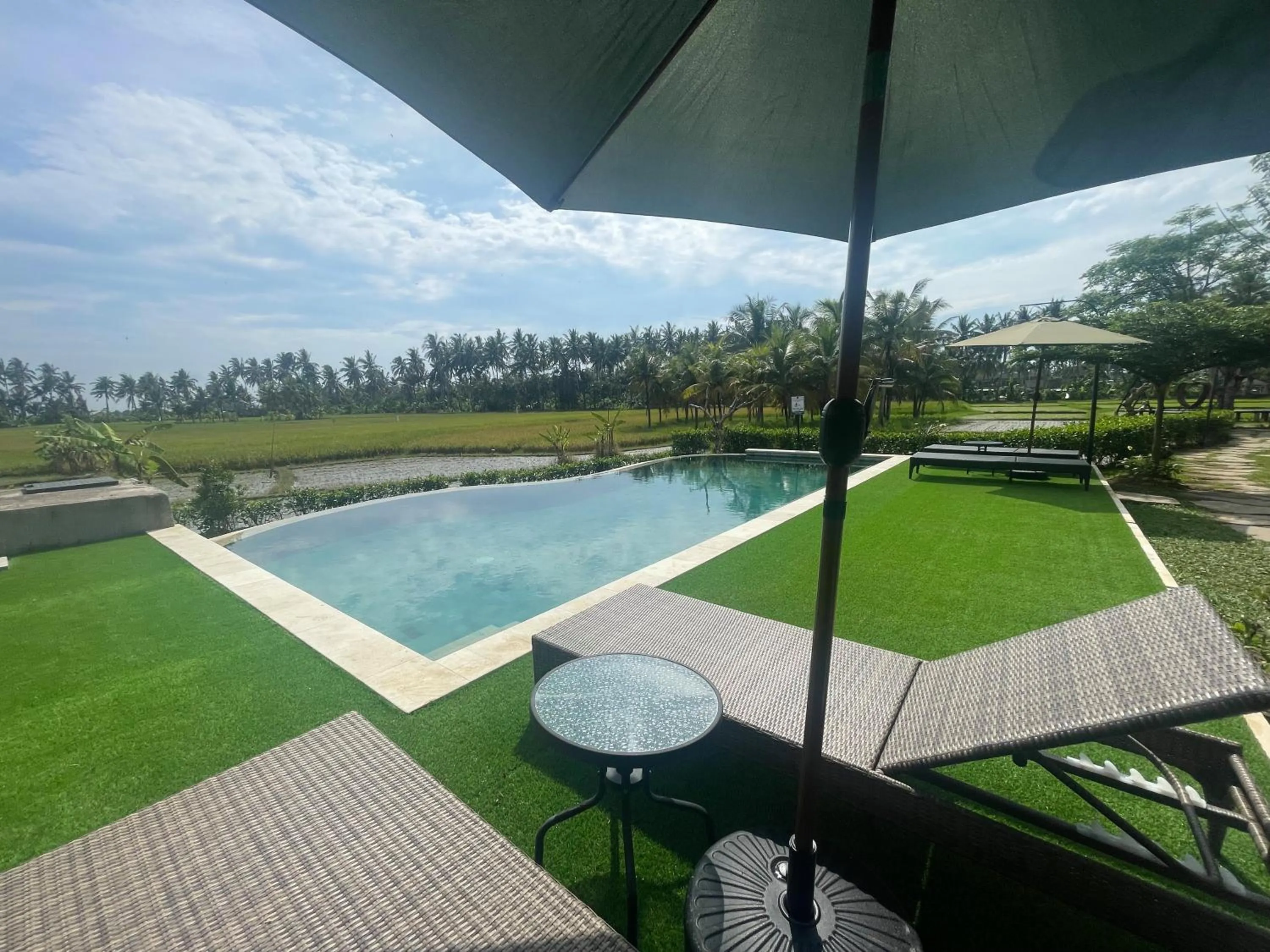 Swimming pool in Adil Villa & Resort