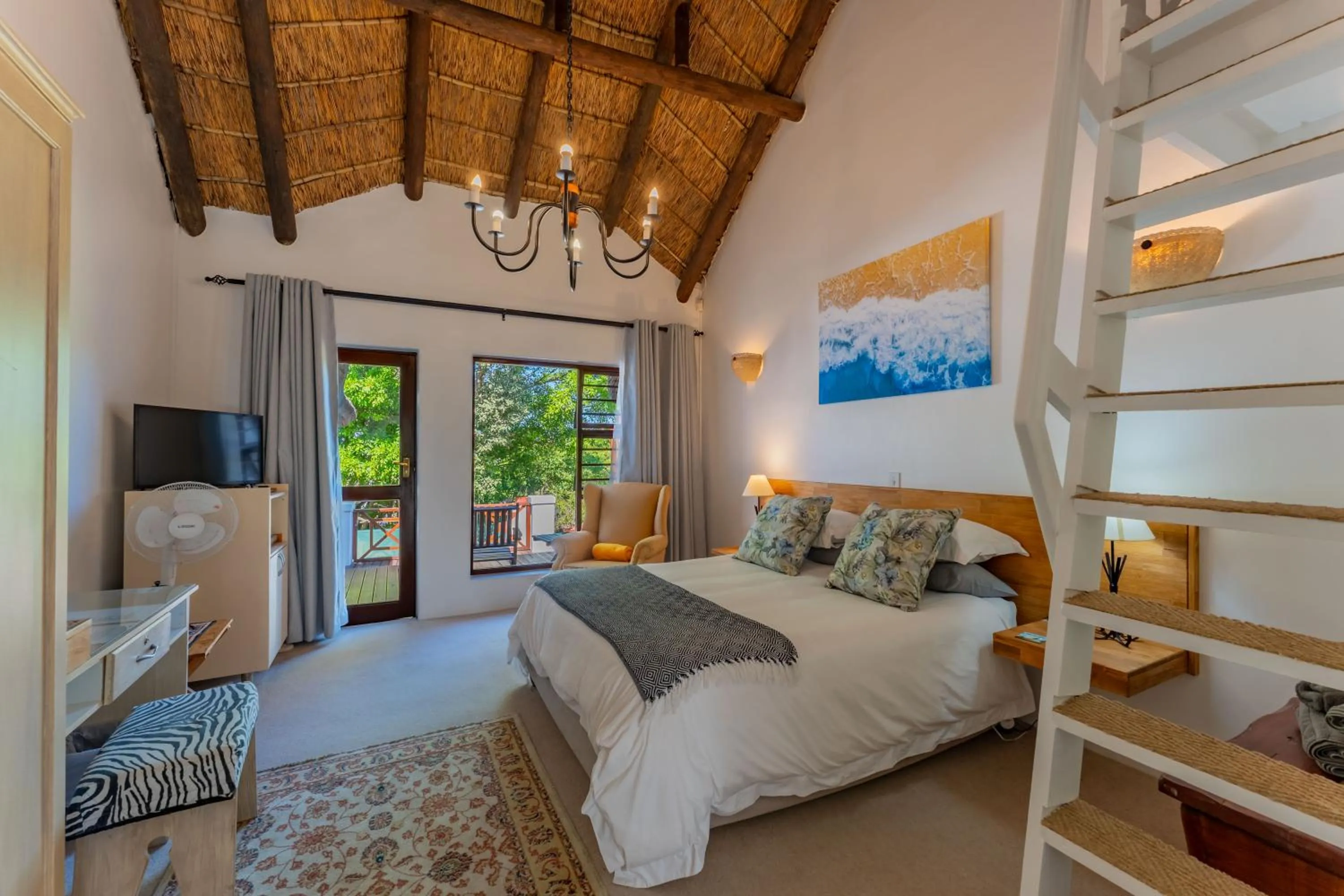 Bedroom, Bed in Cycads on Sea Guest House