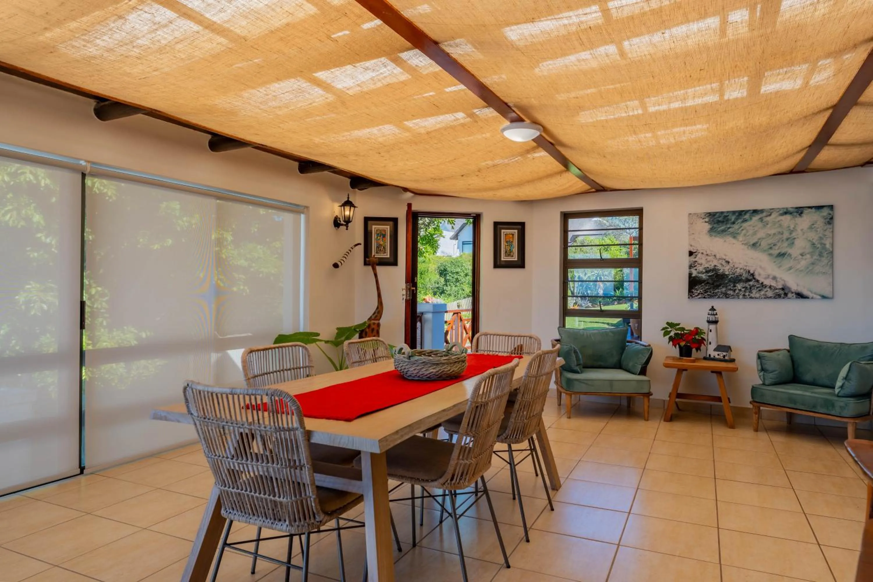 Lounge or bar in Cycads on Sea Guest House