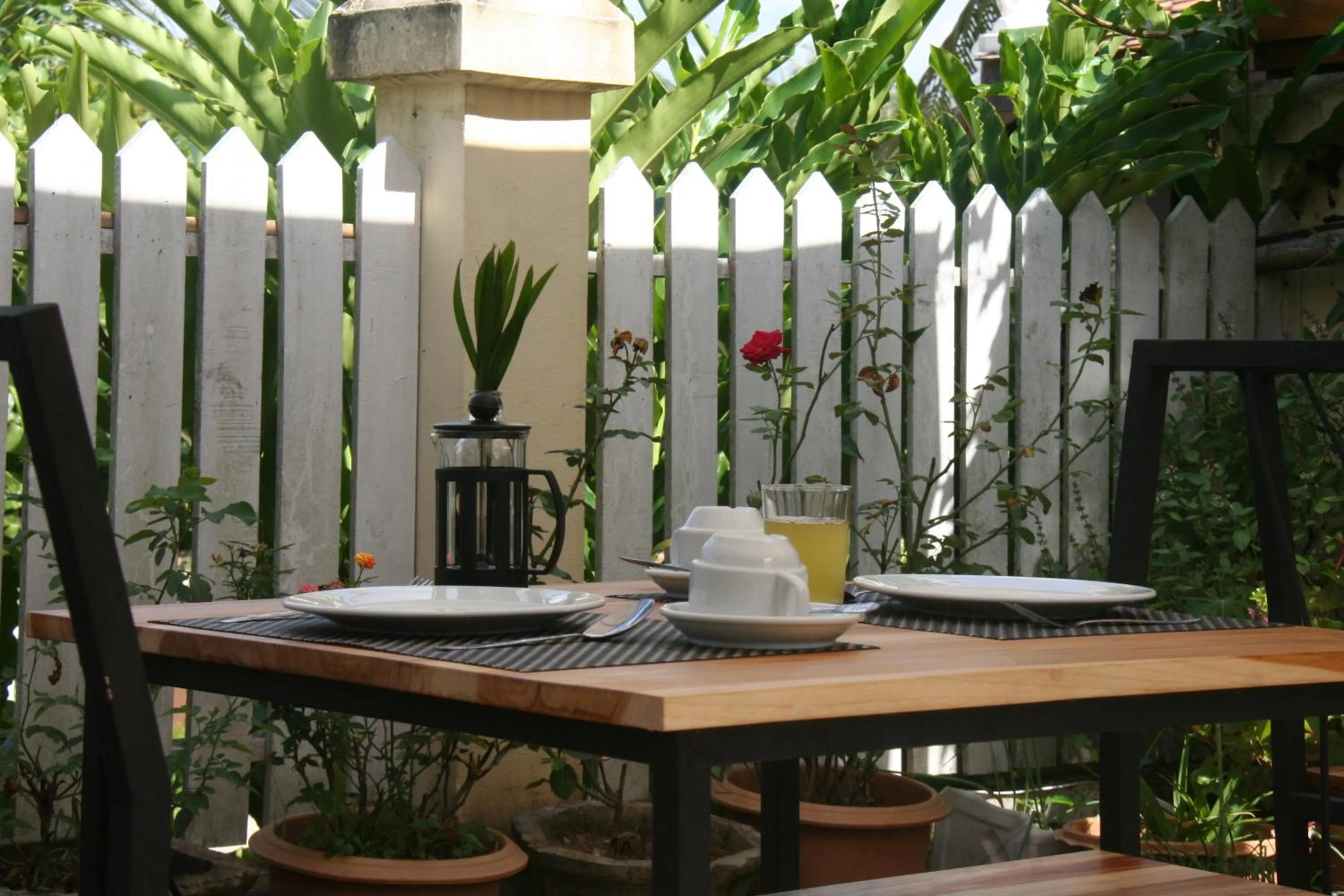 Restaurant/places to eat in Cold River