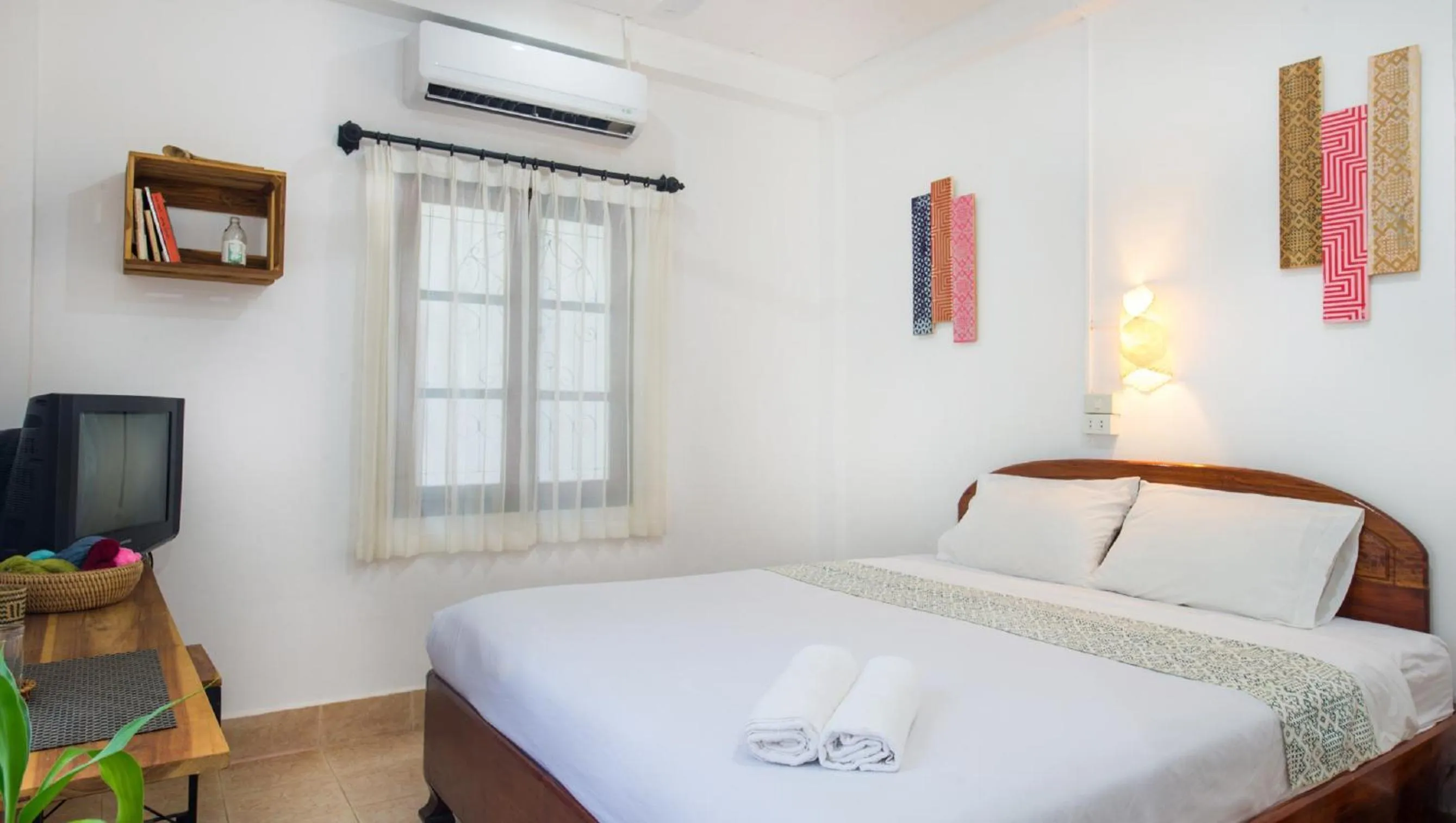 Decorative detail, Bed in Cold River