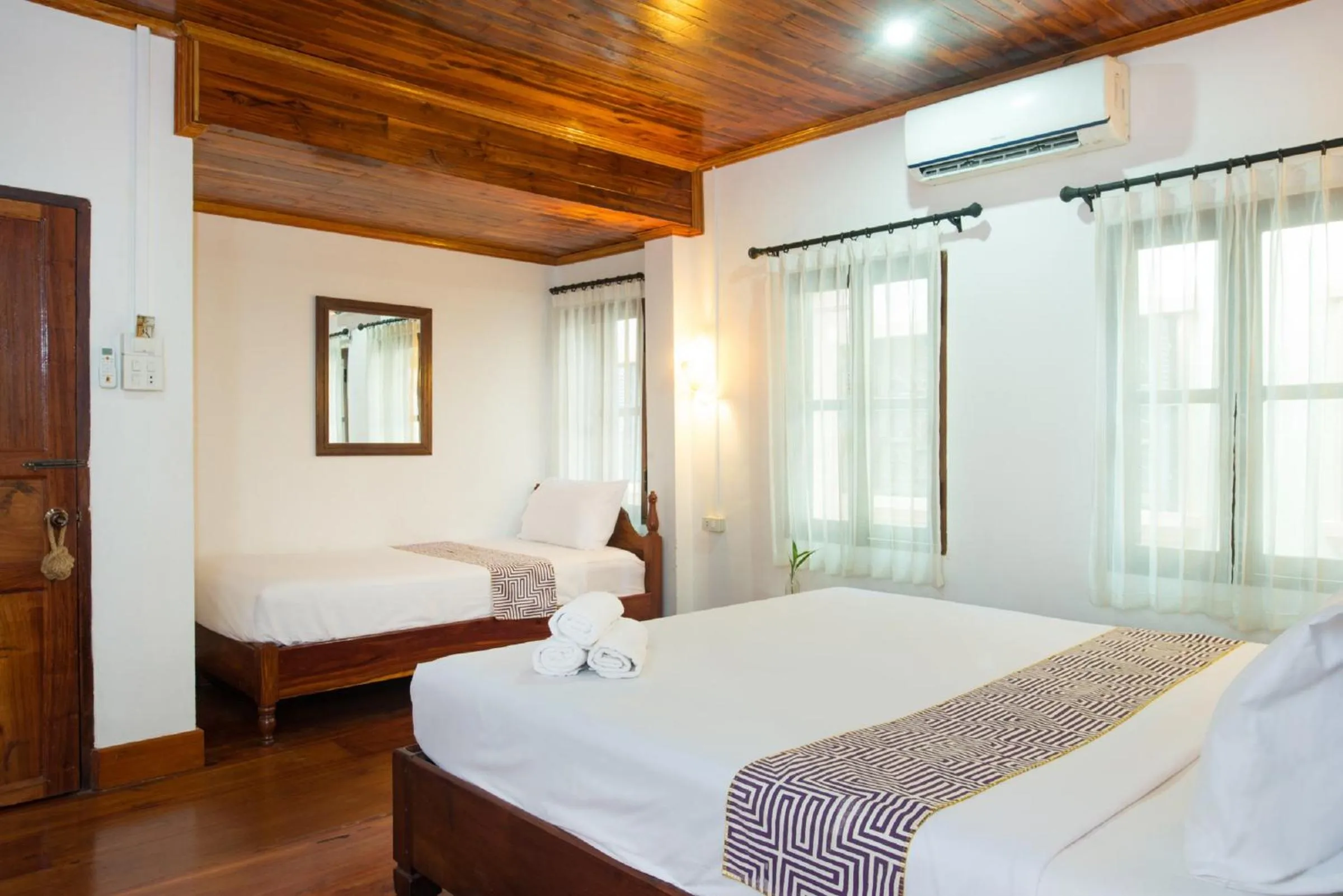 Bedroom, Bed in Cold River