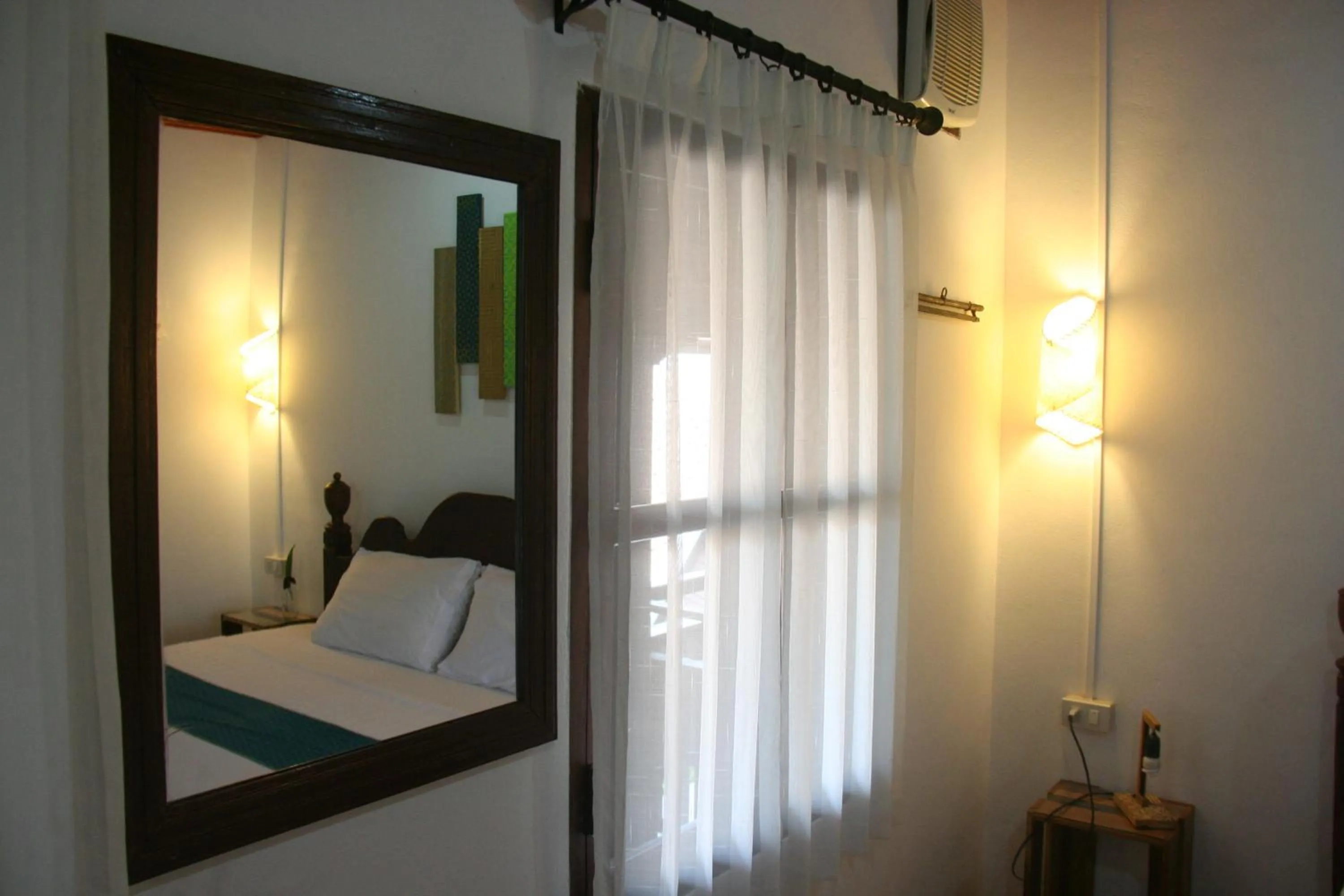 Photo of the whole room, Bed in Cold River