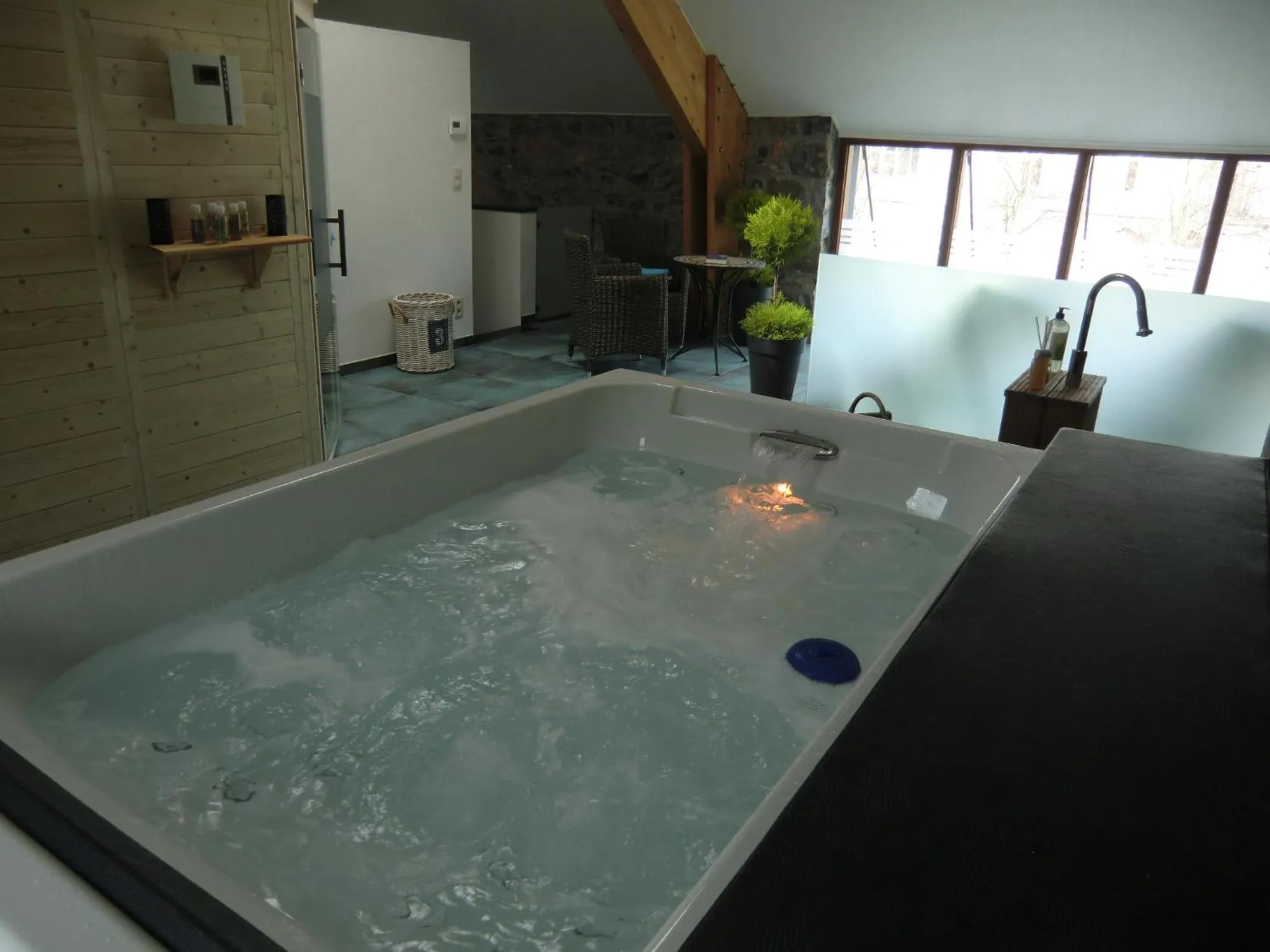 Hot Spring Bath in B&B Au Coeur de Villers