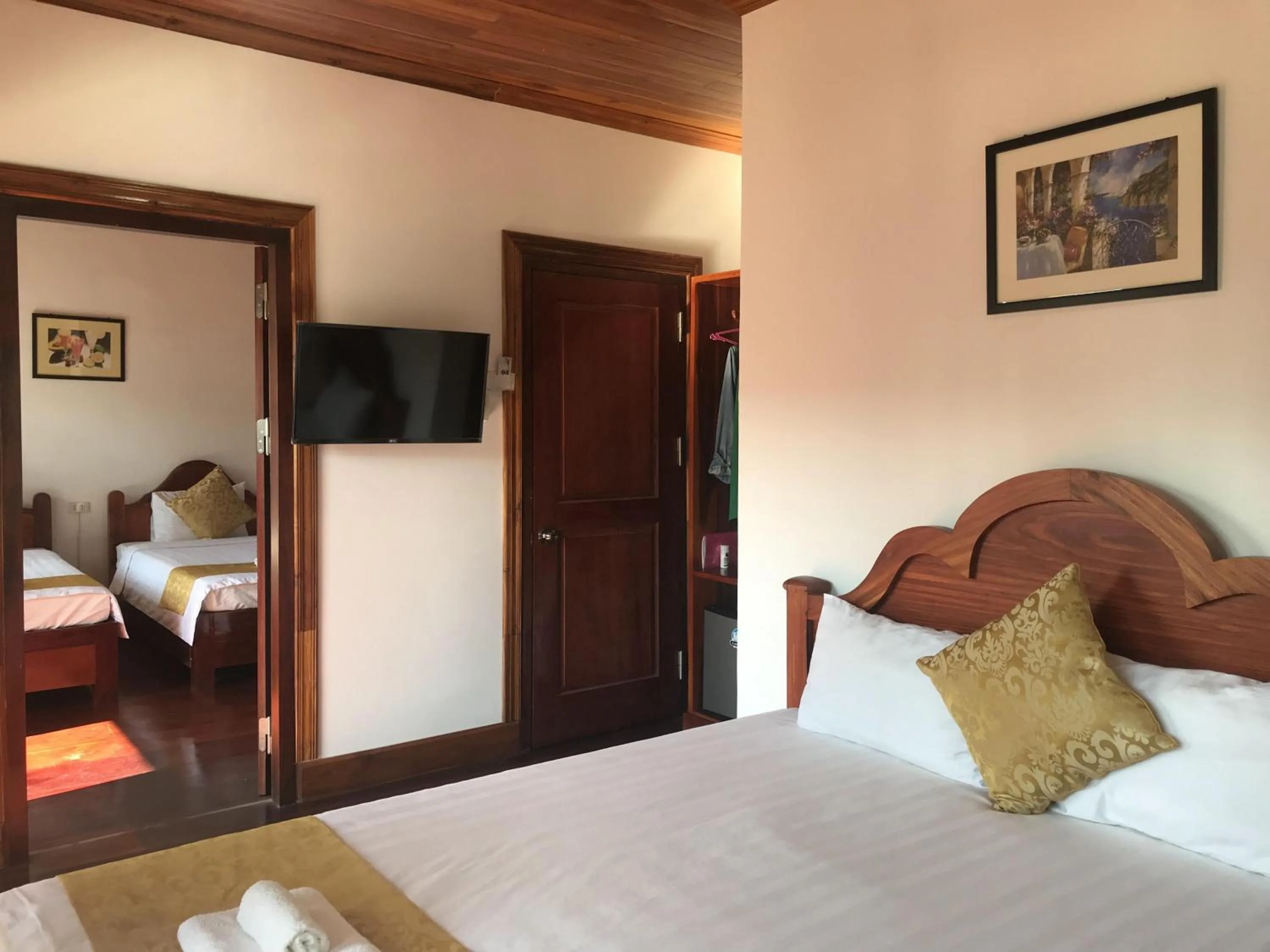 Photo of the whole room, Bed in Elephant Boutique Hotel