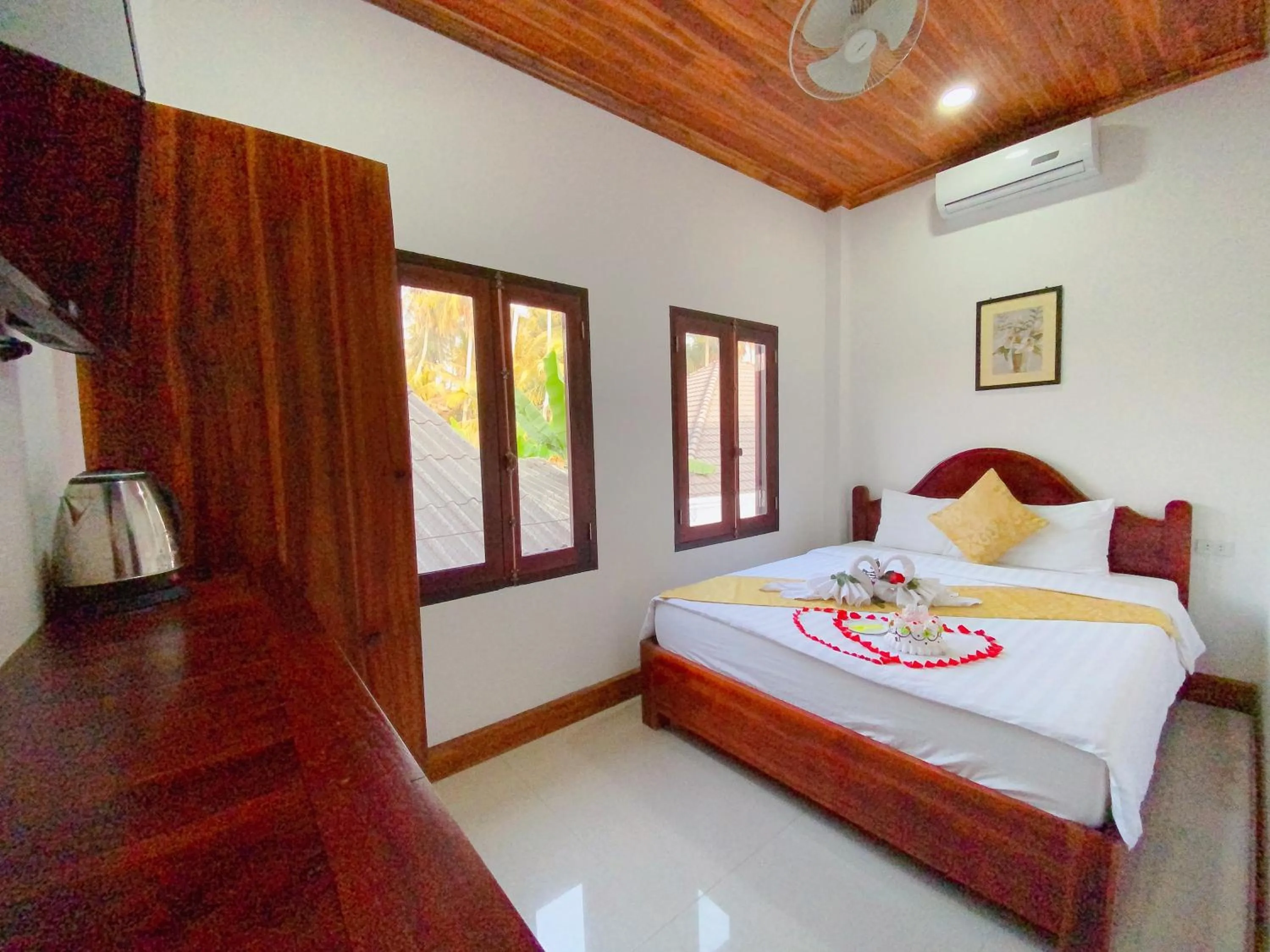 Photo of the whole room, Bed in Elephant Boutique Hotel