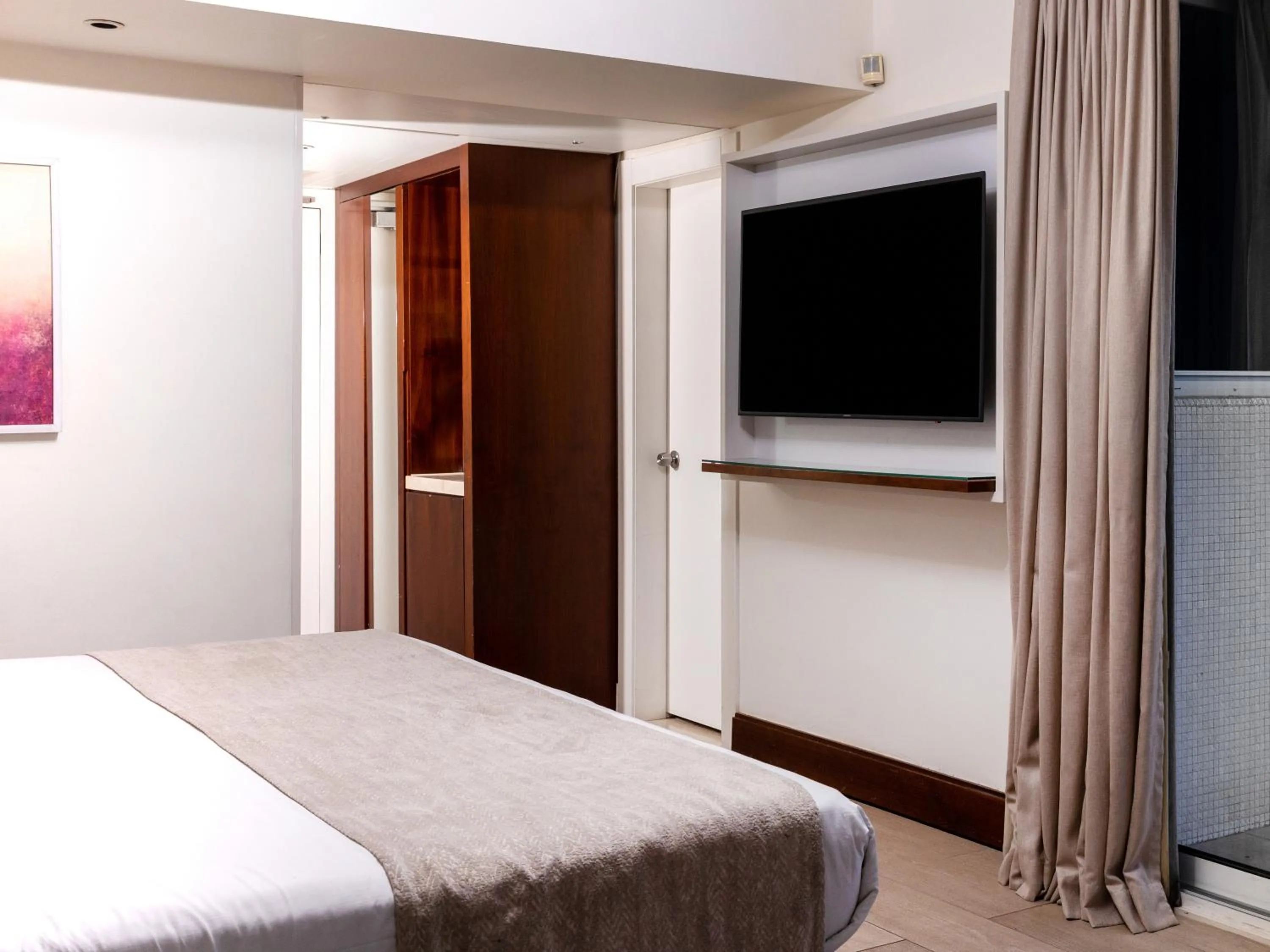 Bed in King Solomon by Isrotel Collection