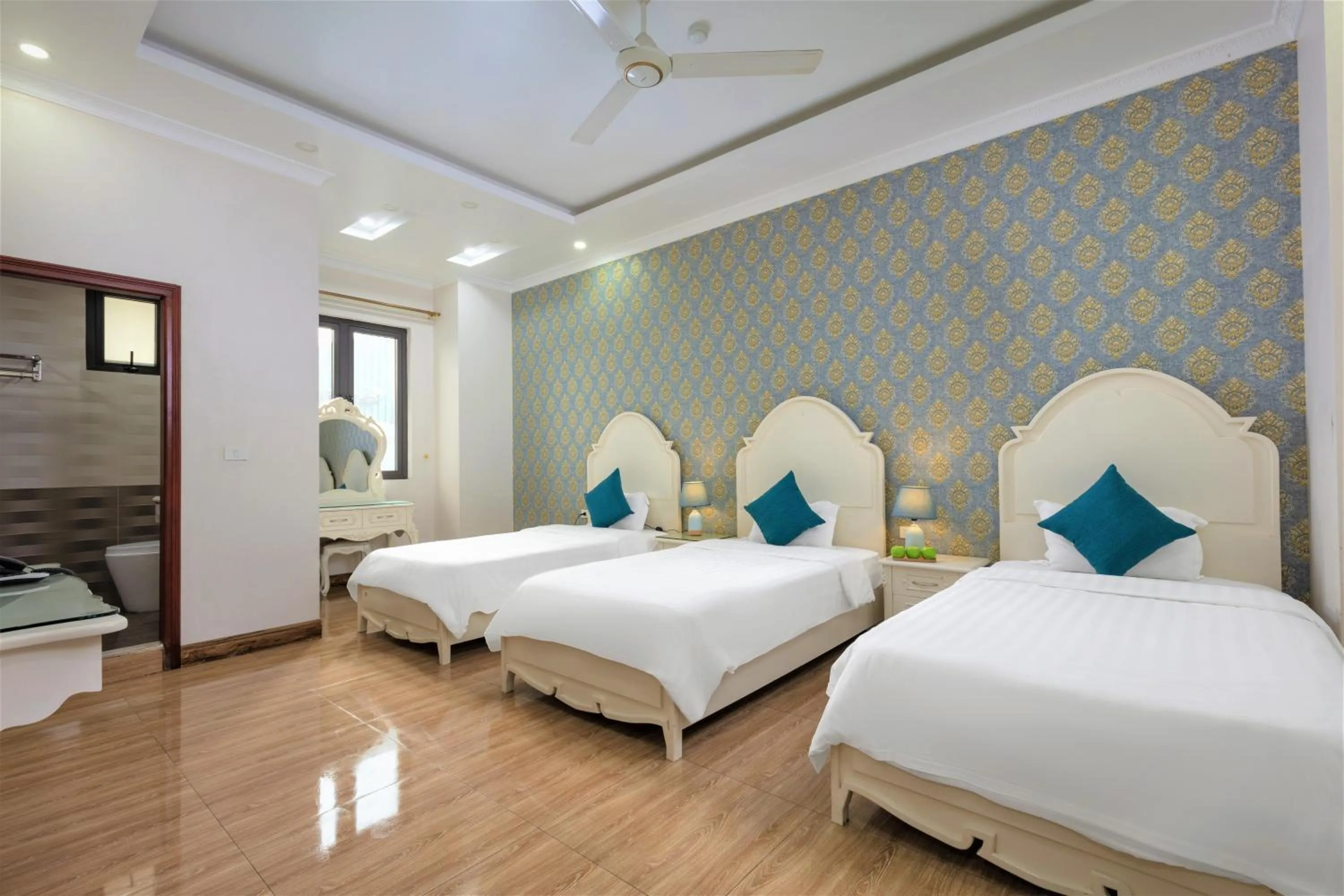 Bed in Phoenix Hotel Ha Long