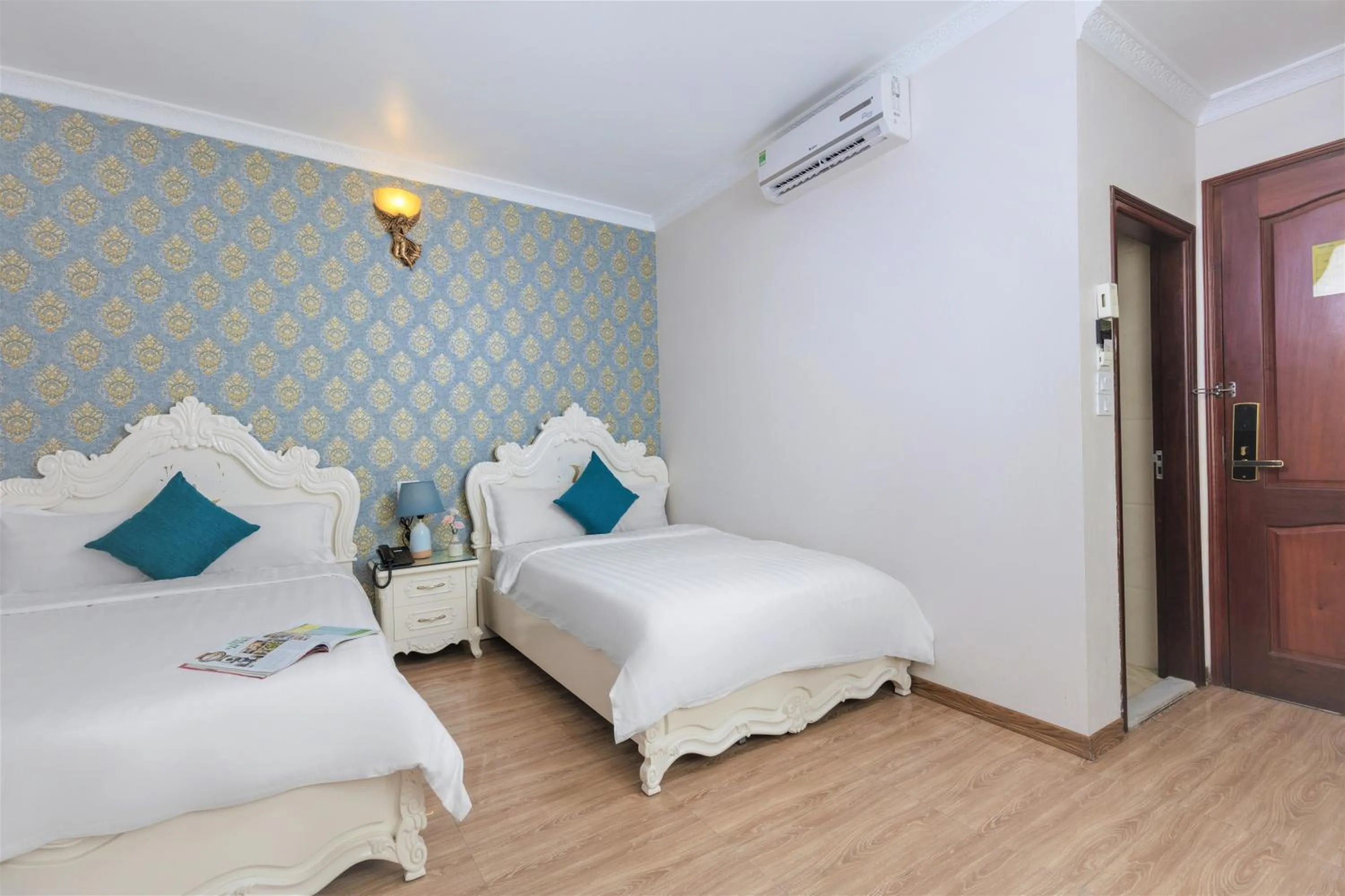 Bed in Phoenix Hotel Ha Long