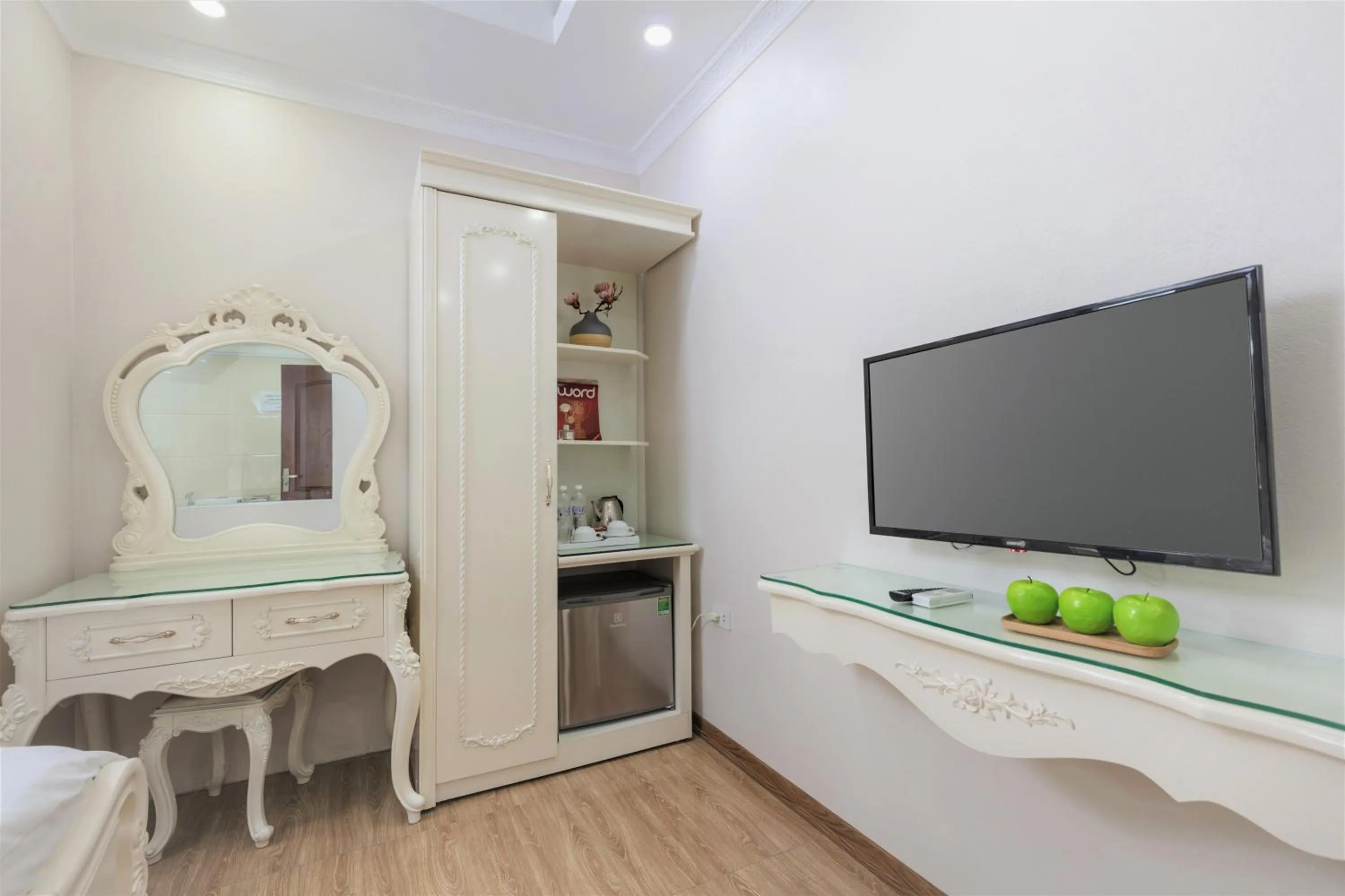 TV and multimedia in Phoenix Hotel Ha Long