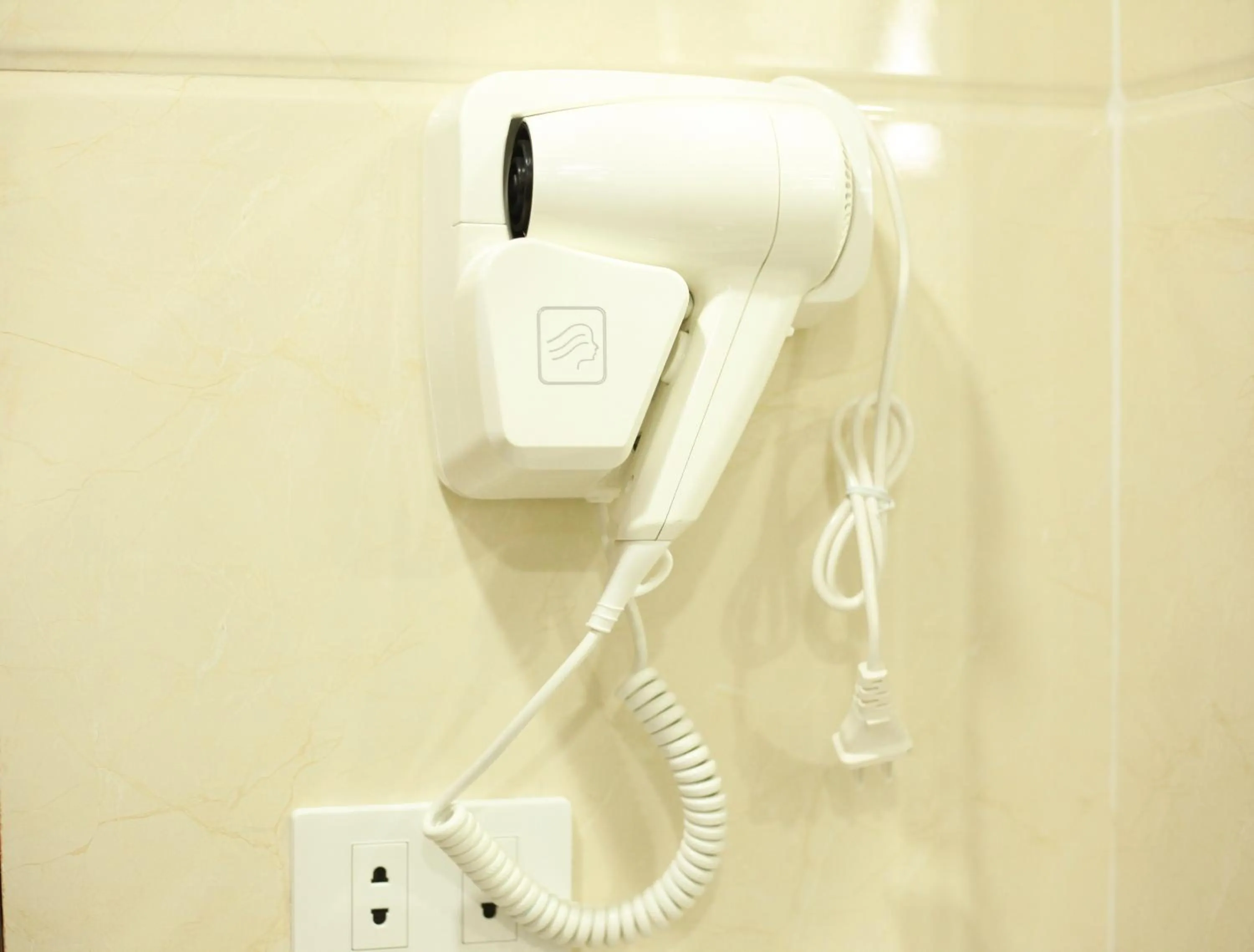 Toilet in Phoenix Hotel Ha Long