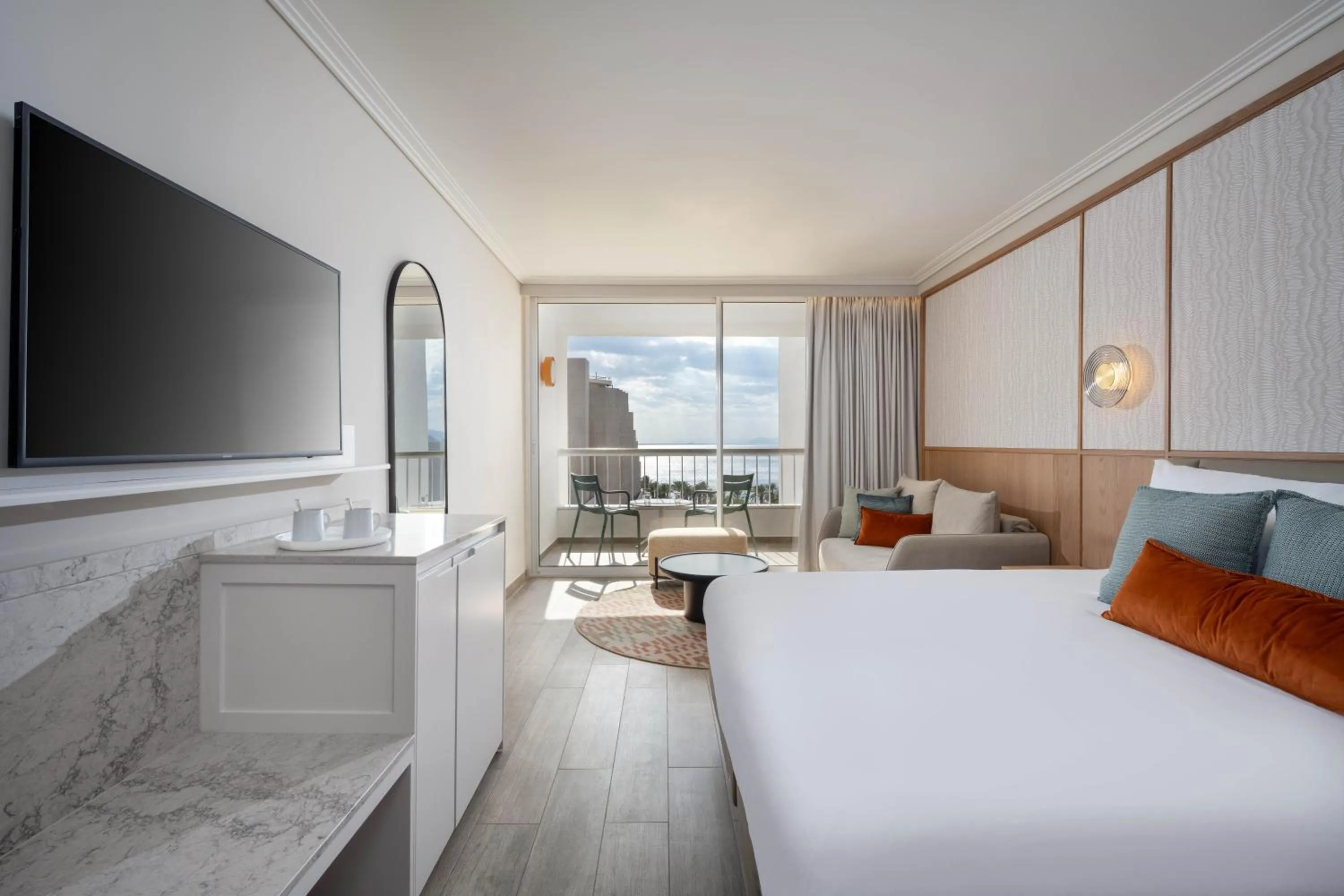 Library, Bed in Sport Club by Isrotel Collection