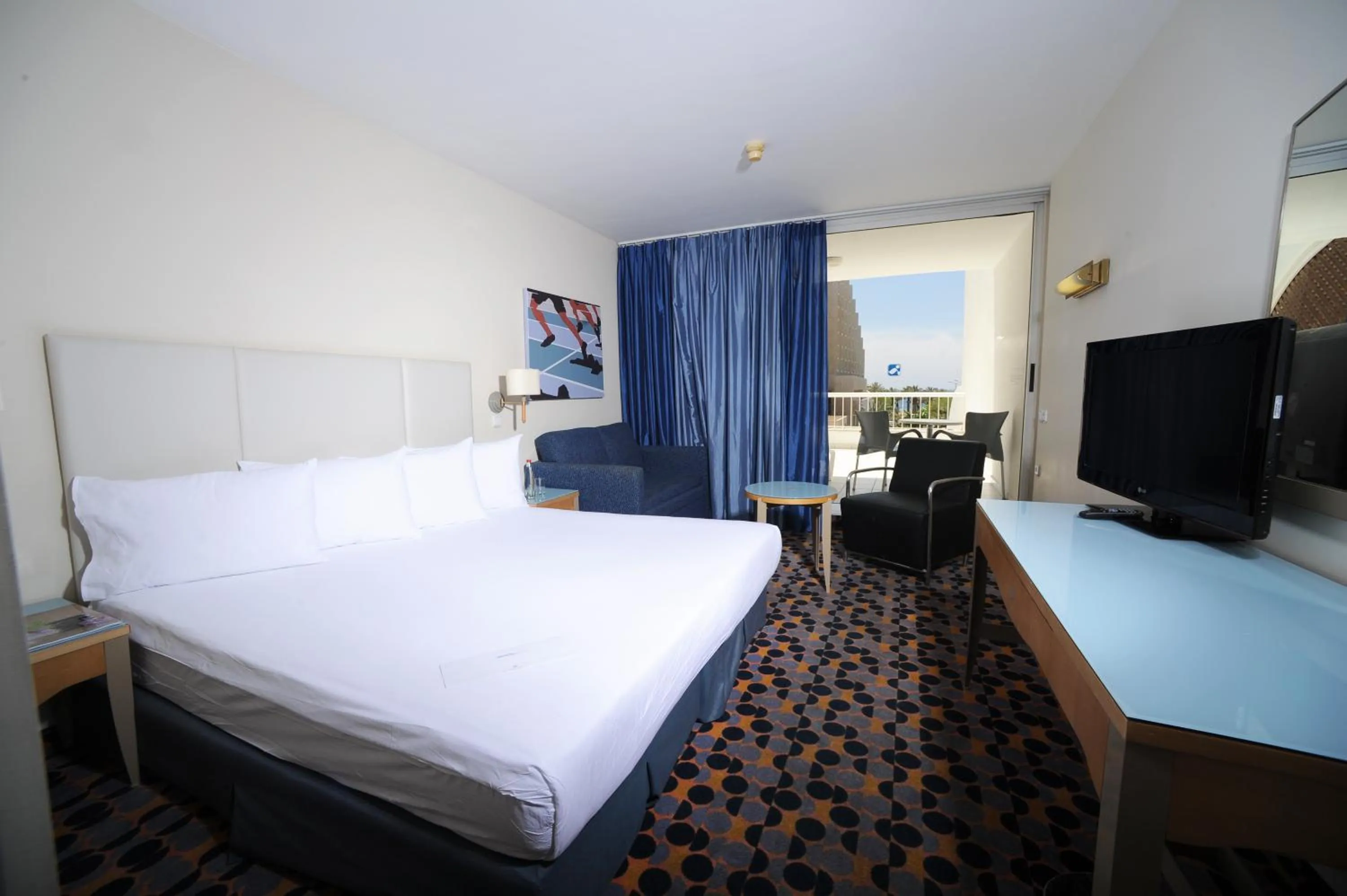 Photo of the whole room, Bed in Sport Club by Isrotel Collection