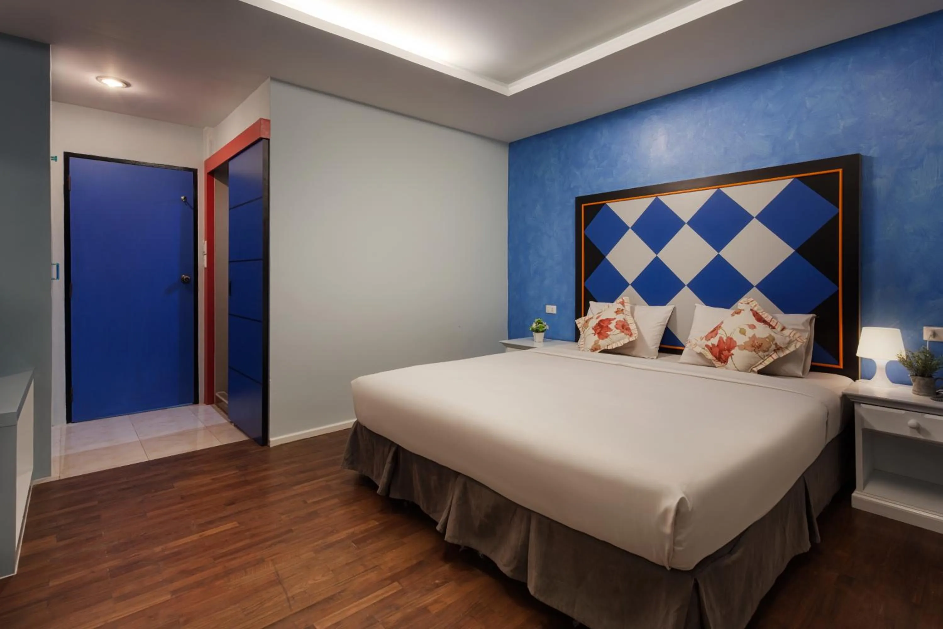 Property building, Bed in The Chilli by Golden Ray