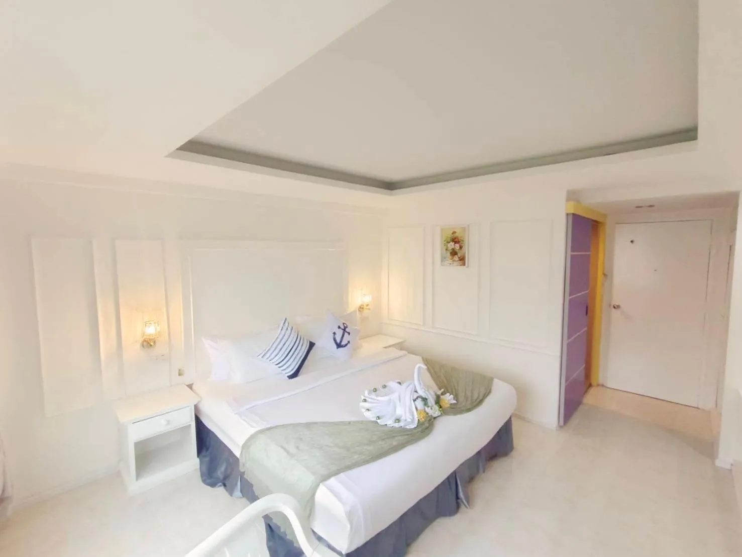 Bedroom, Bed in The Chilli by Golden Ray