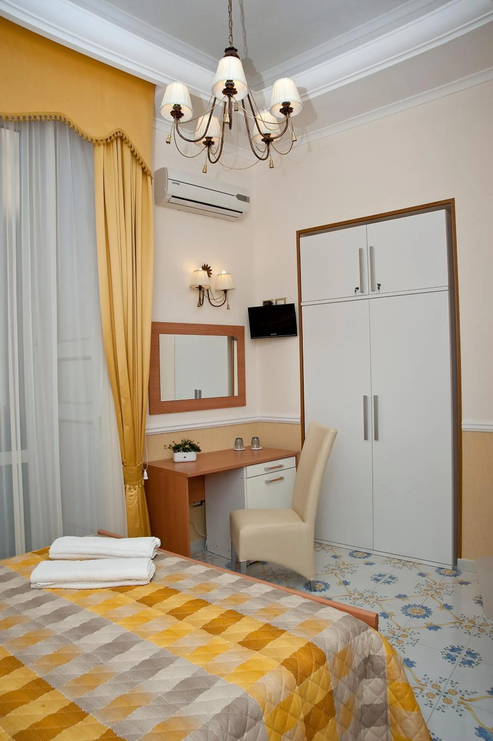 TV and multimedia, Bed in Olimpo degli Dei