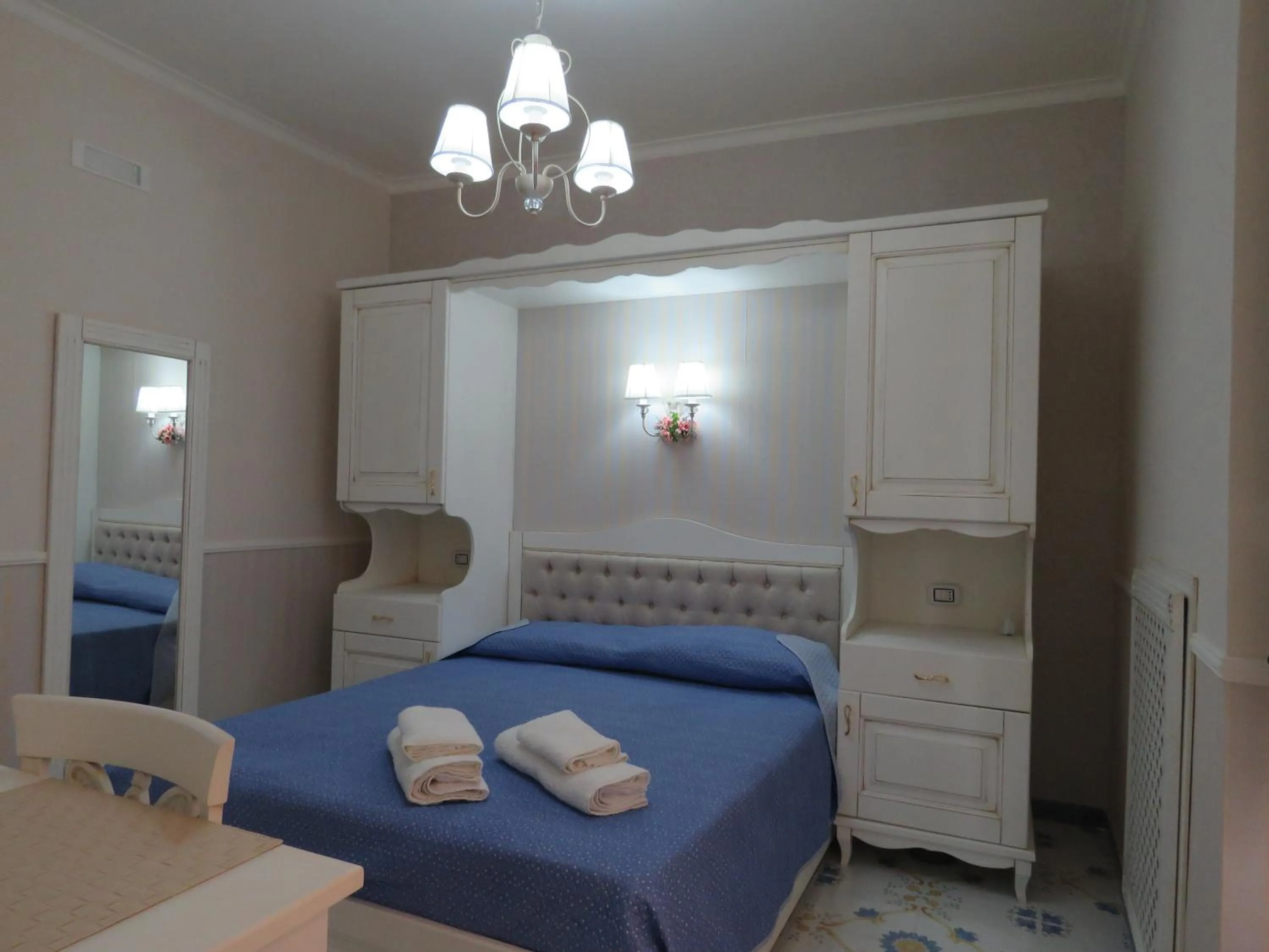 Photo of the whole room, Bed in Olimpo degli Dei