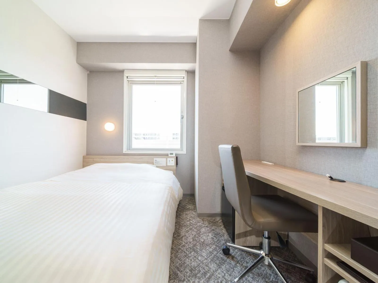 Bed in Super Hotel Shonan Fujisawaeki Minamiguchi