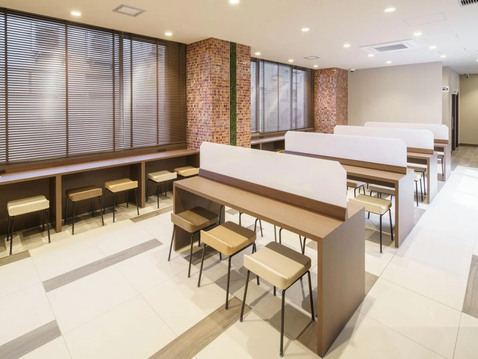 Restaurant/places to eat in Super Hotel Shonan Fujisawaeki Minamiguchi