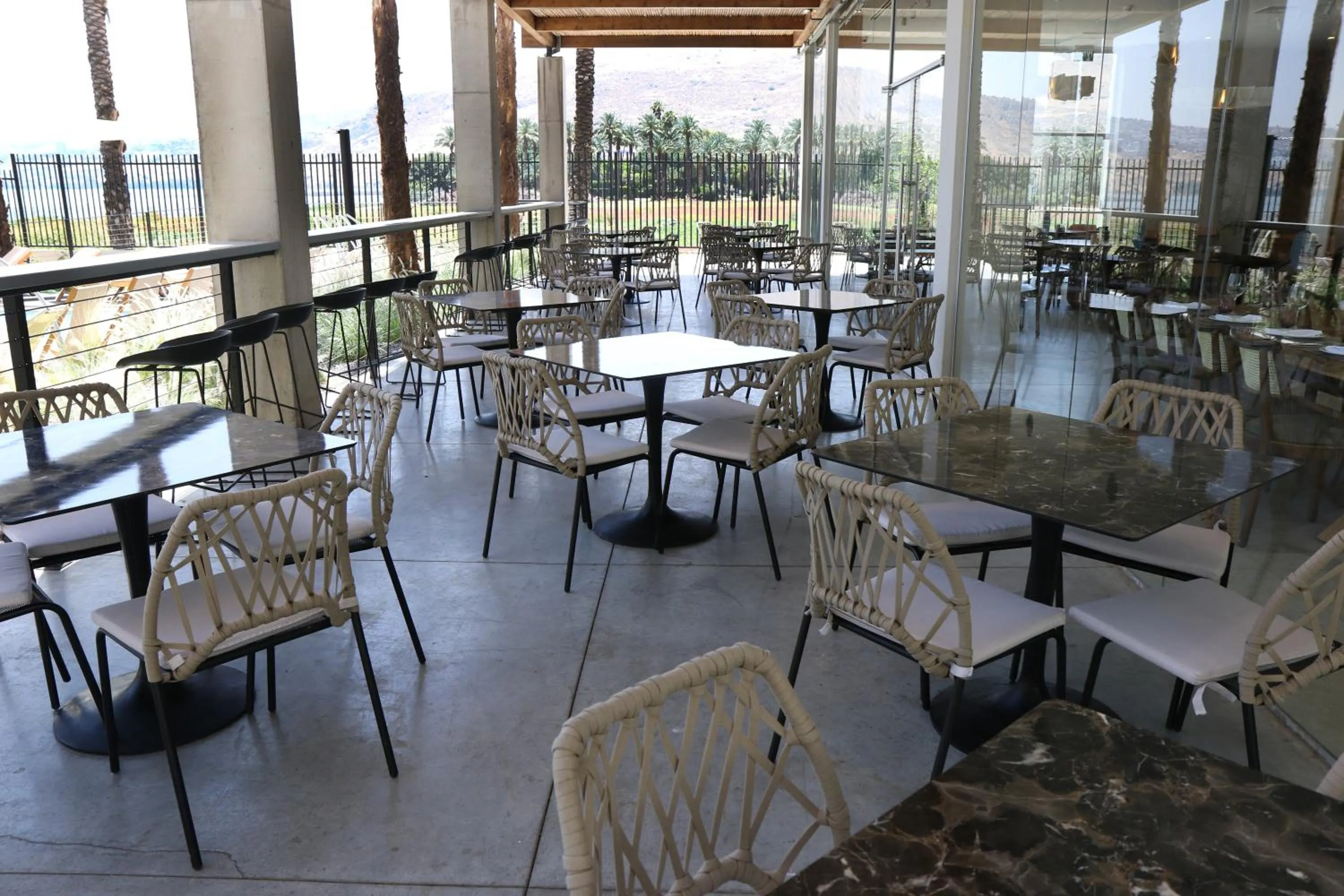 Restaurant/places to eat in Gomeh by Isrotel Design