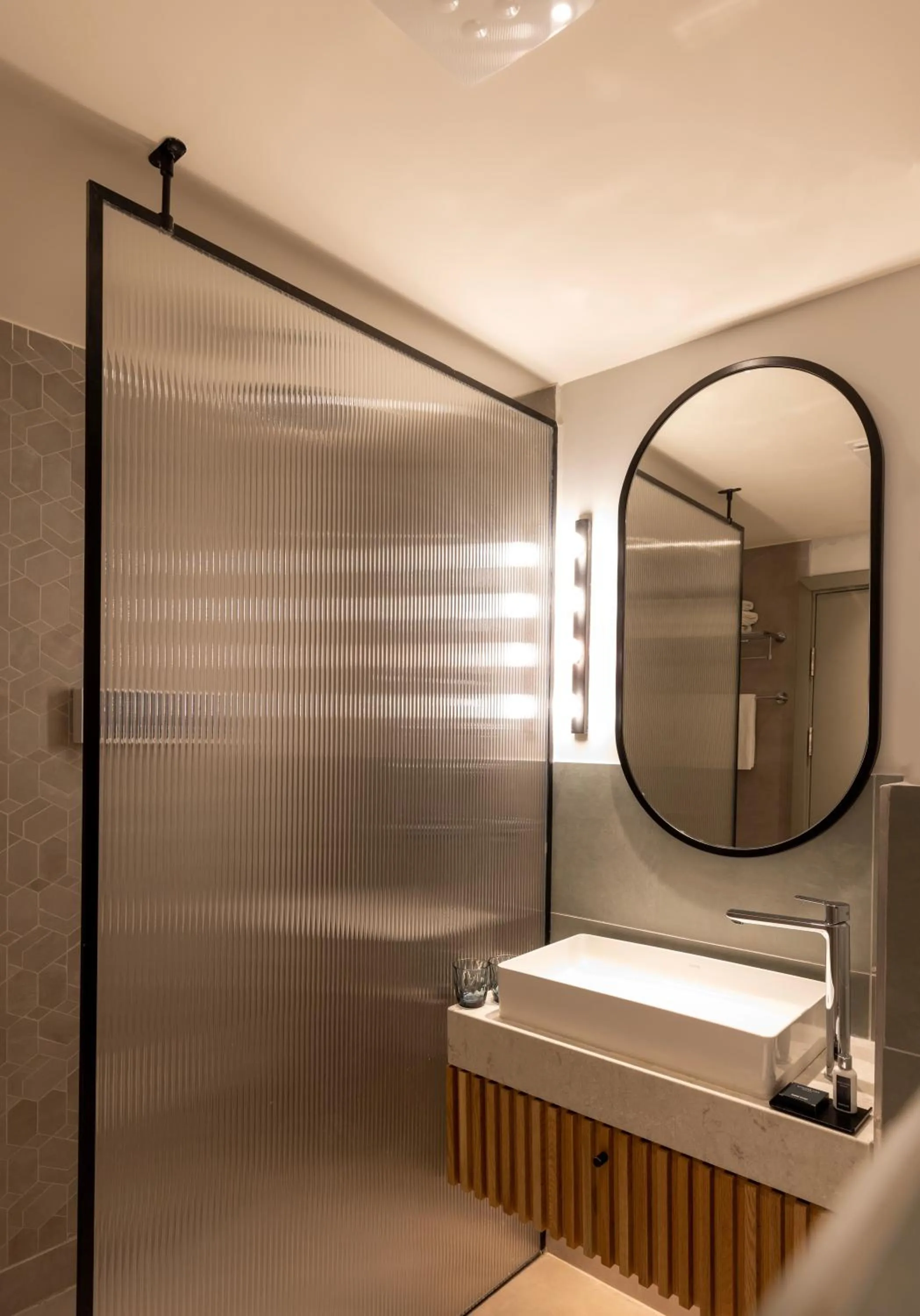 Bathroom in Gomeh by Isrotel Design