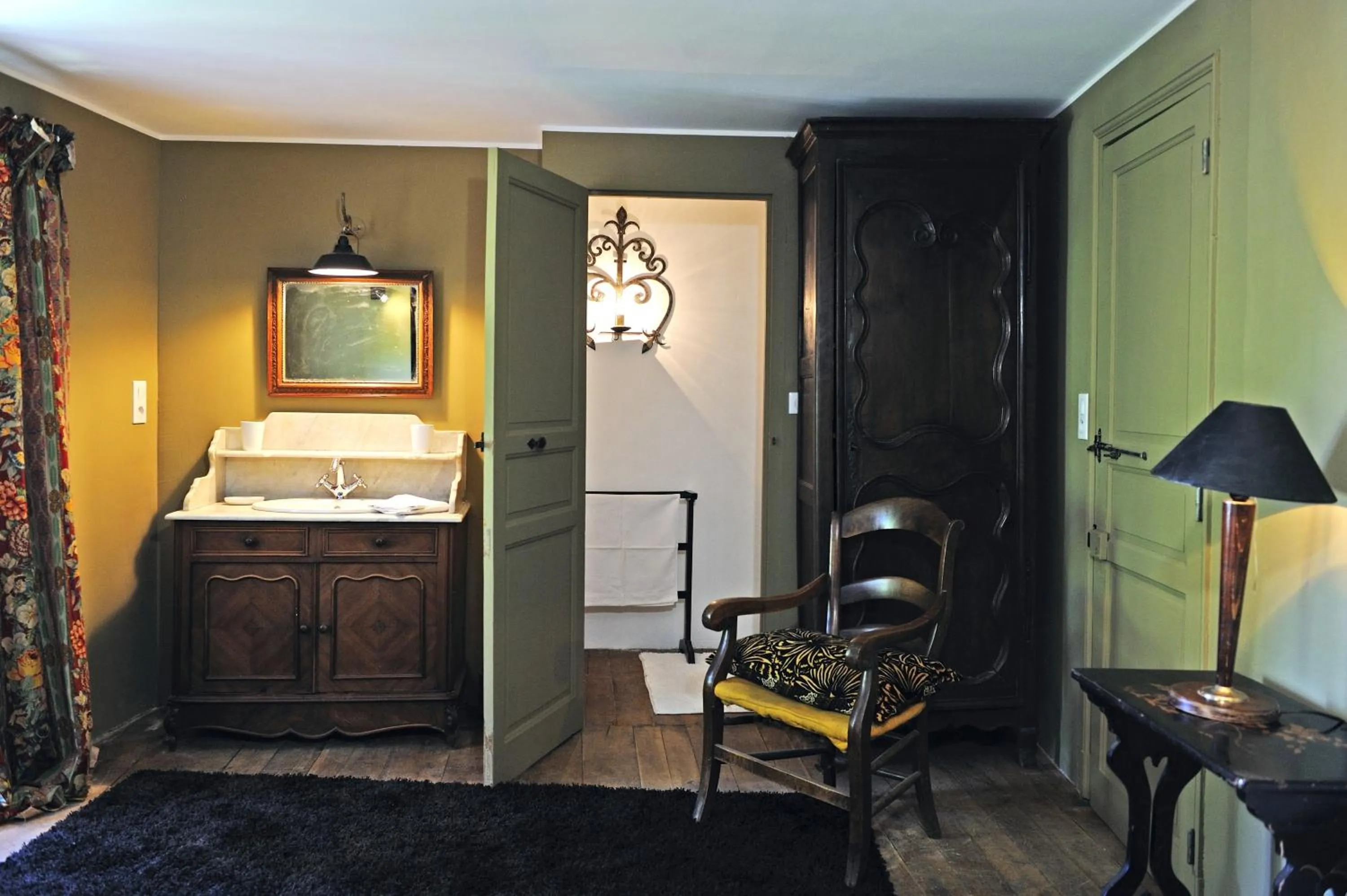 Bed in Maison d'Hôtes La Singulière