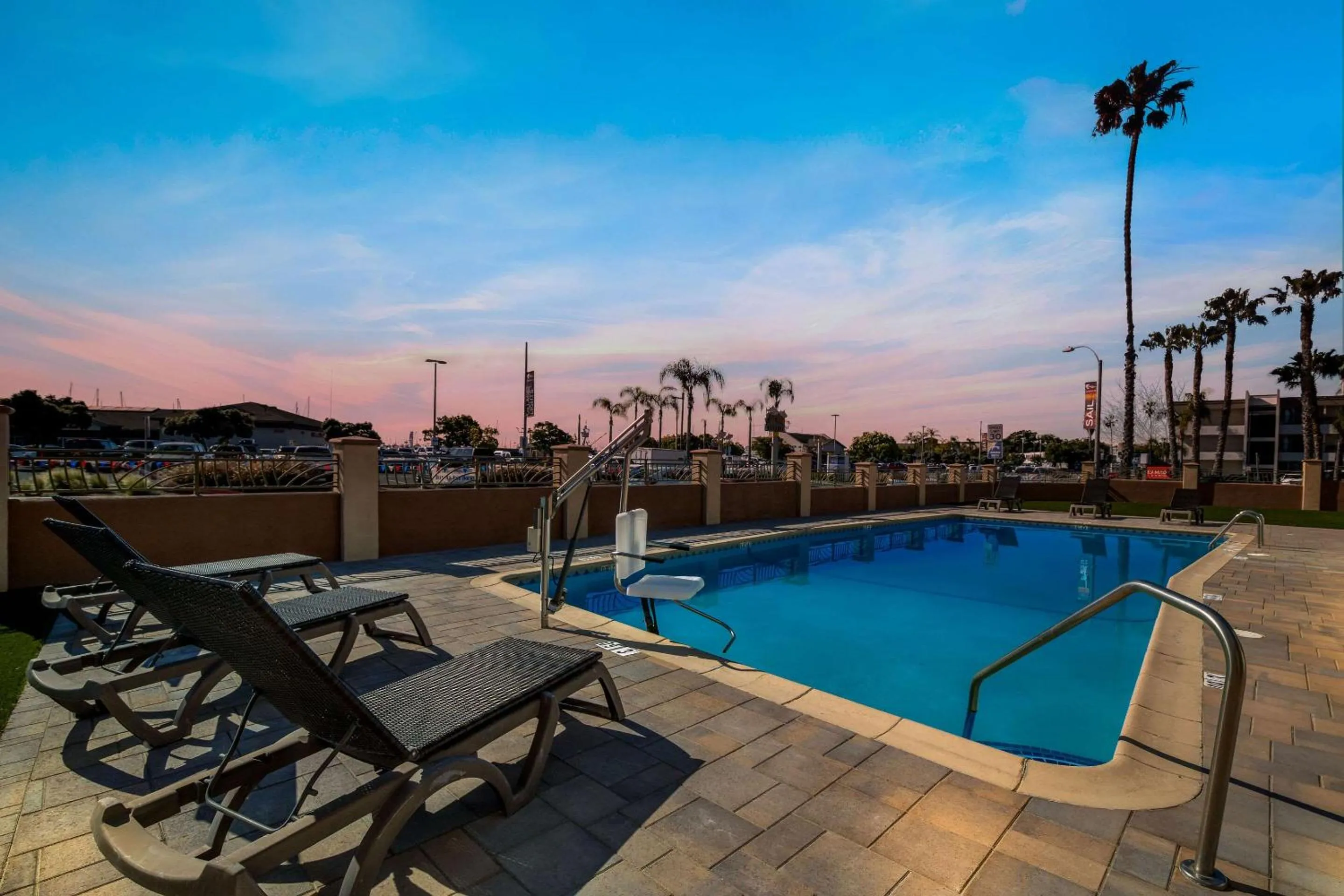 Property building in Comfort Inn San Diego Airport At The Harbor