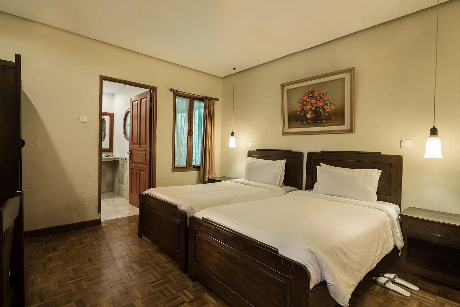 Bed in Puncak Pass Resort