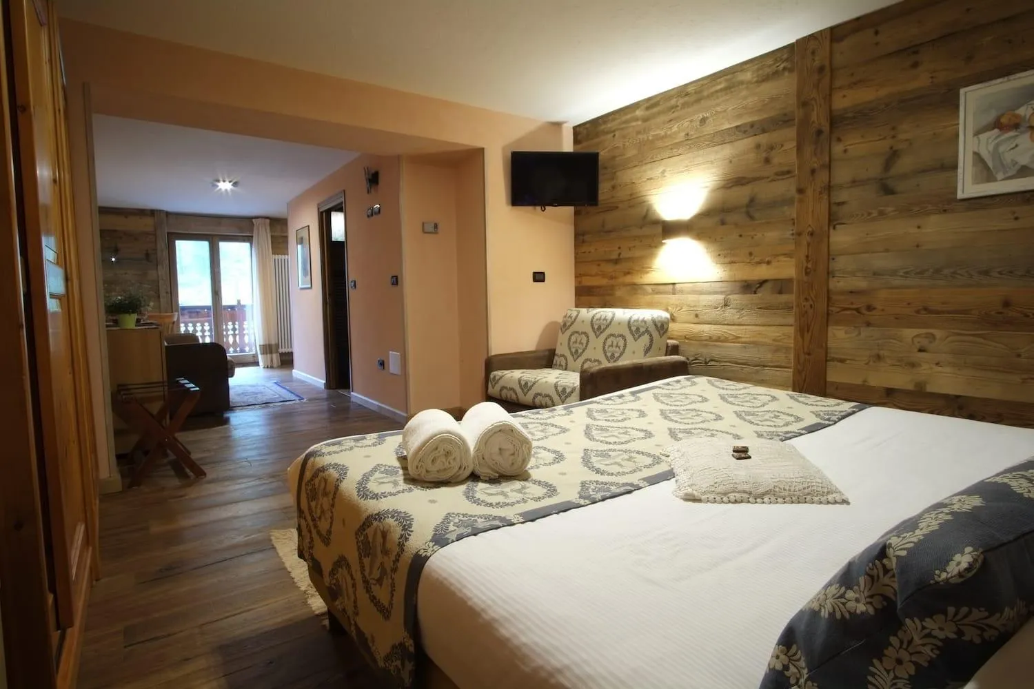 Photo of the whole room, Bed in Hotel Granta Parey