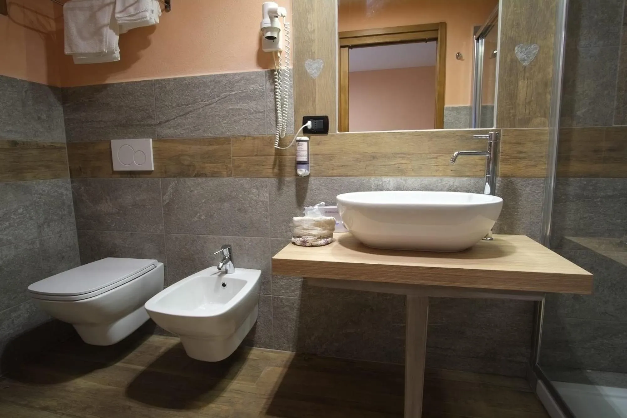 Bathroom in Hotel Granta Parey