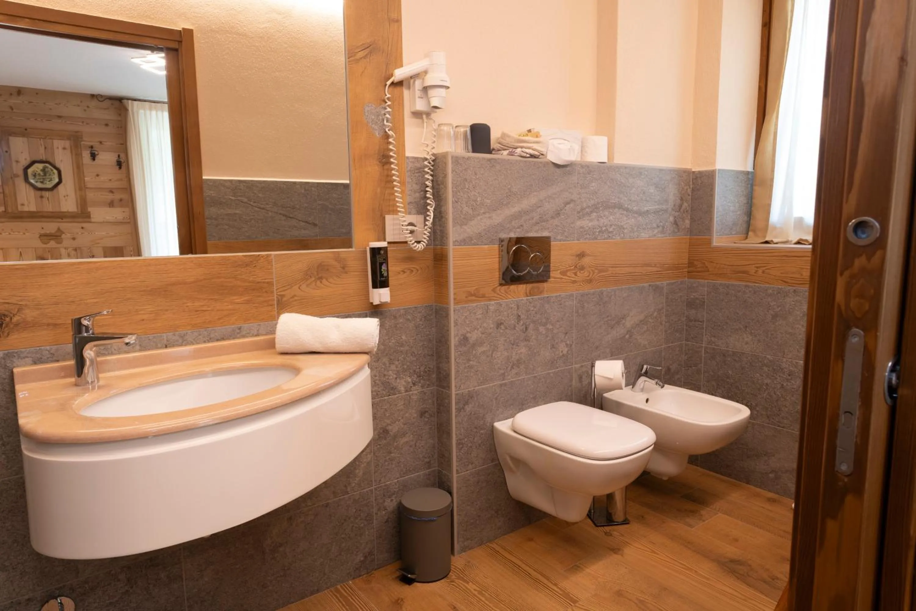 Bathroom in Hotel Granta Parey