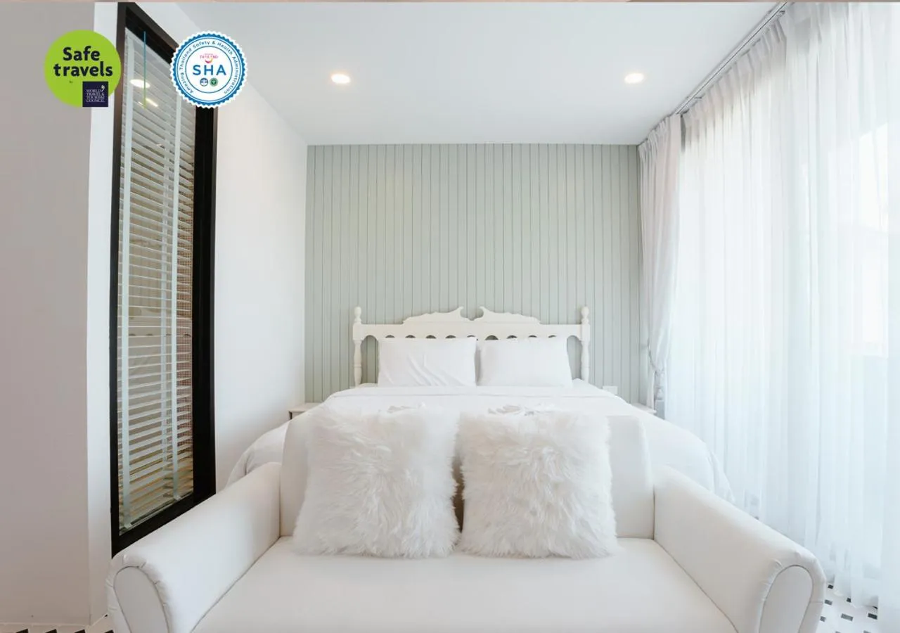 Bedroom, Bed in the echo hotel