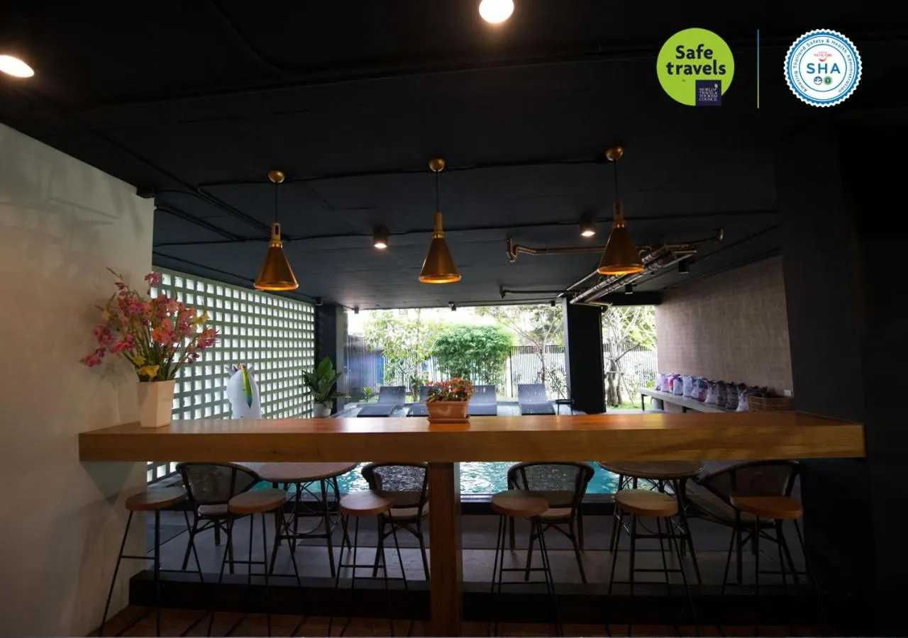 Lounge or bar in the echo hotel