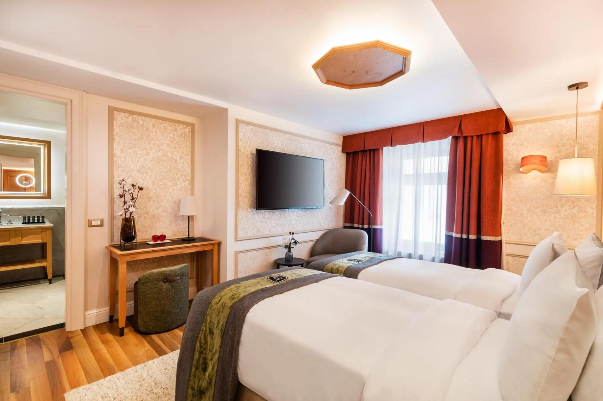 Bedroom, Bed in Hotel Flüela Davos - The Unbound Collection by Hyatt