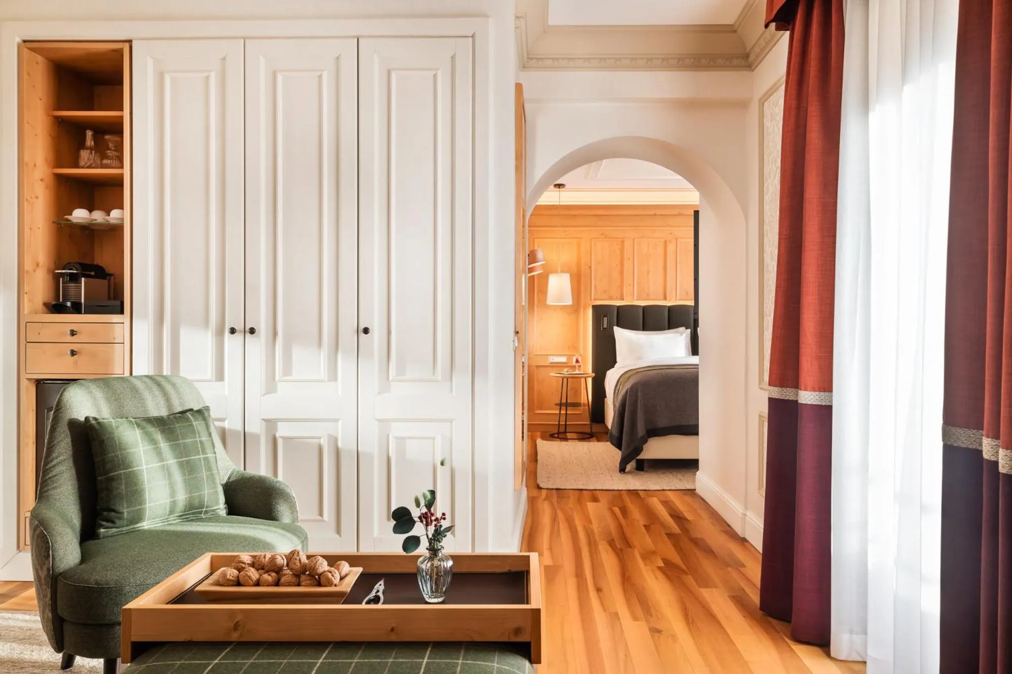 Living room, Bed in Hotel Flüela Davos - The Unbound Collection by Hyatt