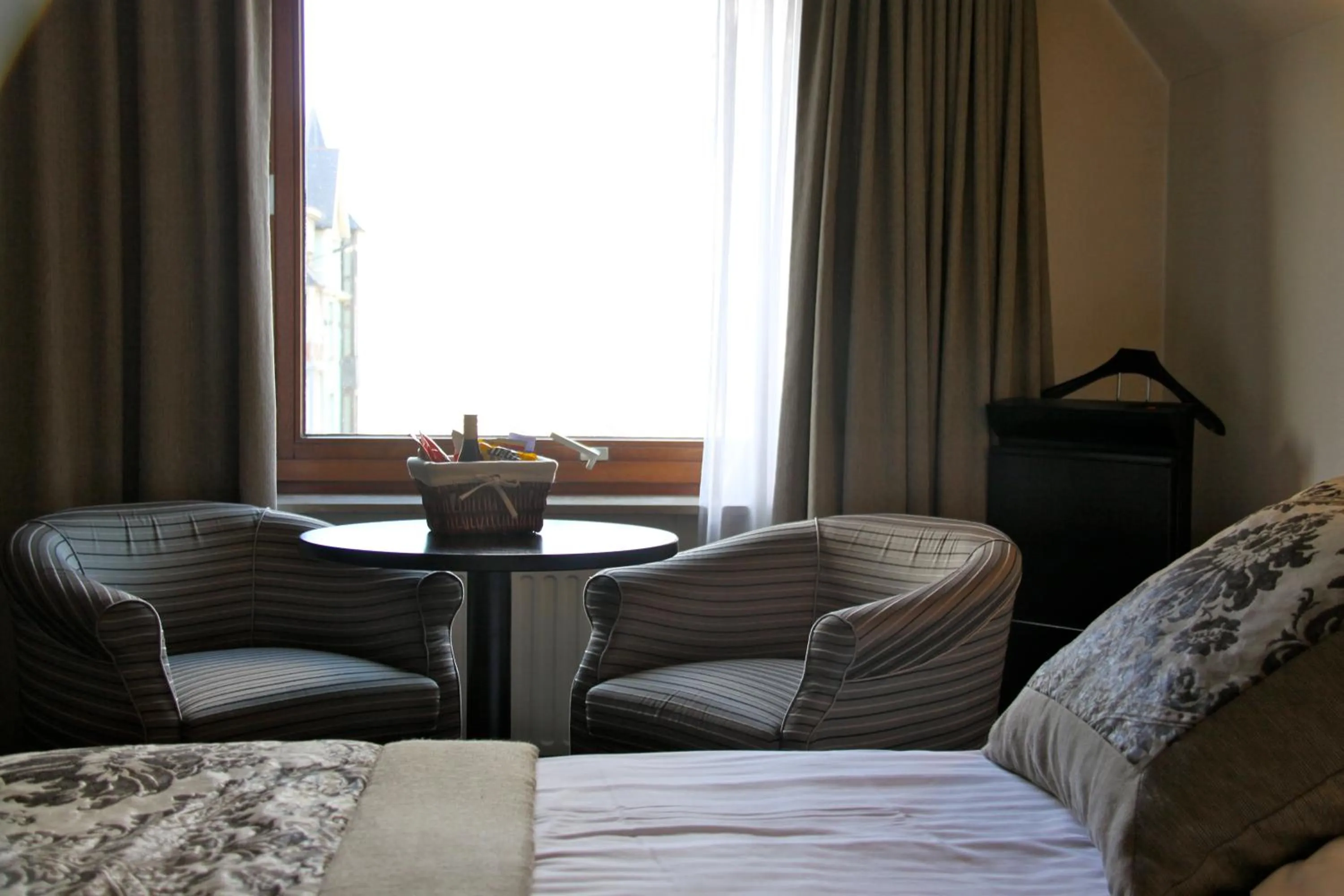 Seating area in Hotel Iris