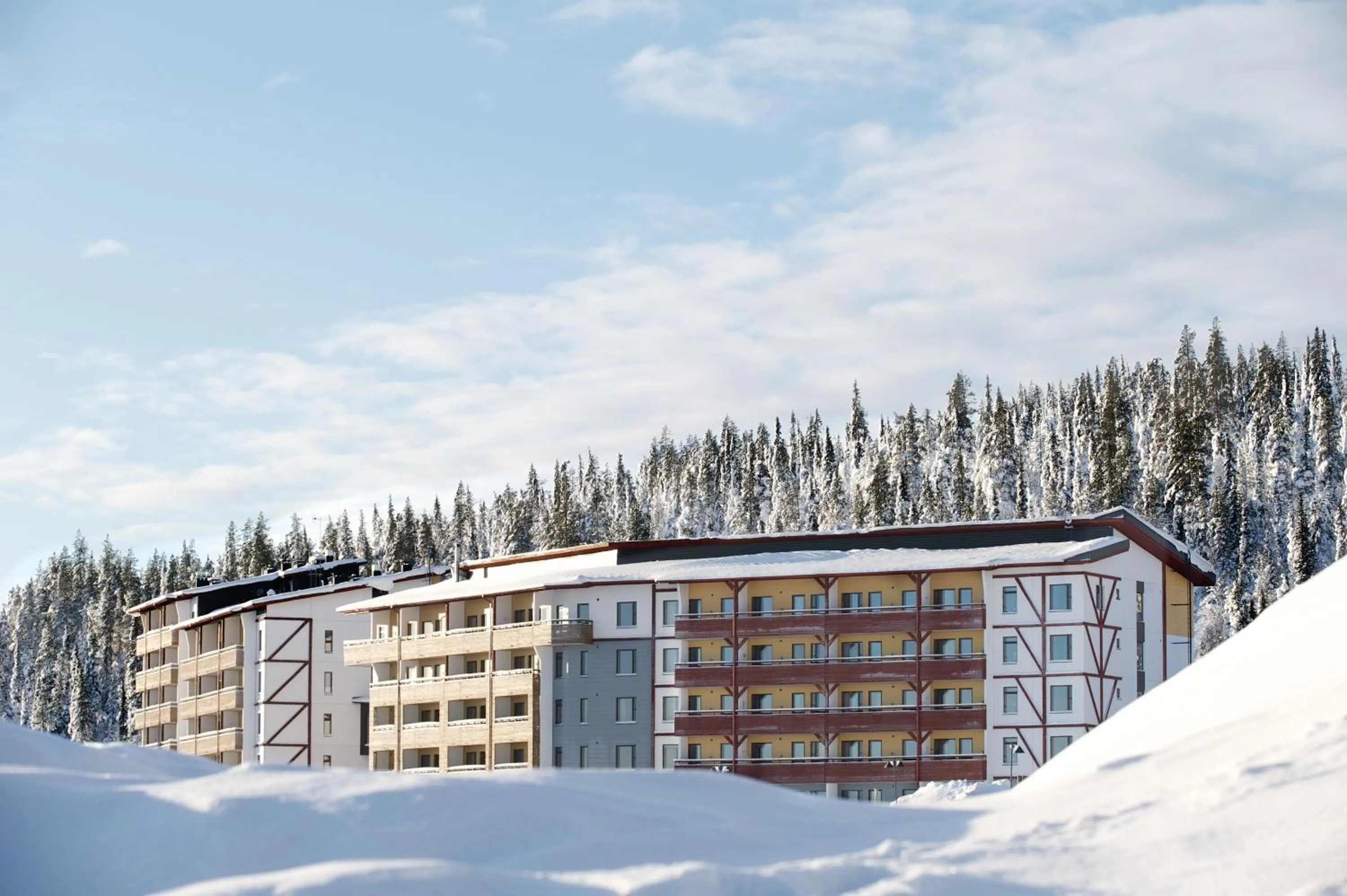 Facade/entrance in Lapland Hotels Saaga