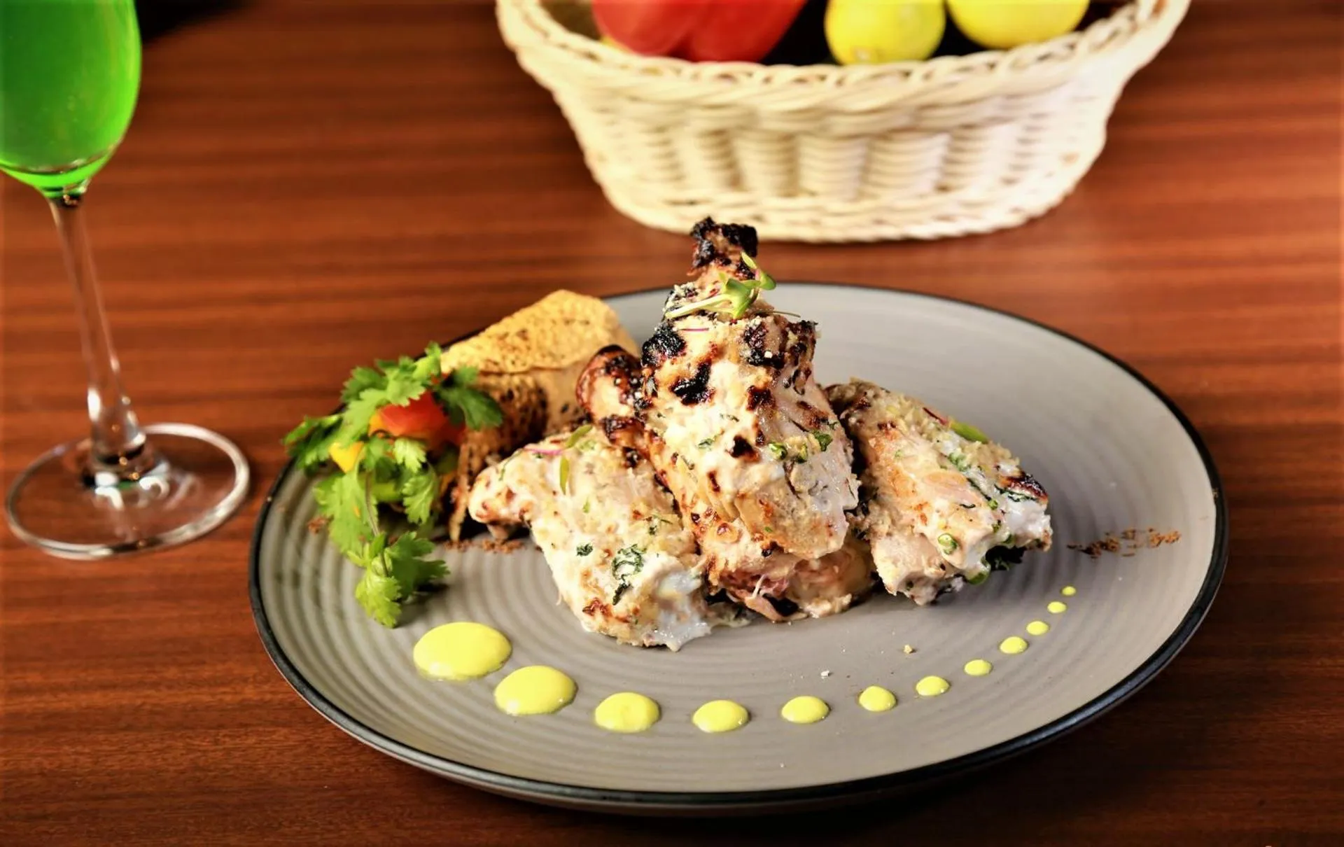 Food and drinks in Hotel Paramos Inn