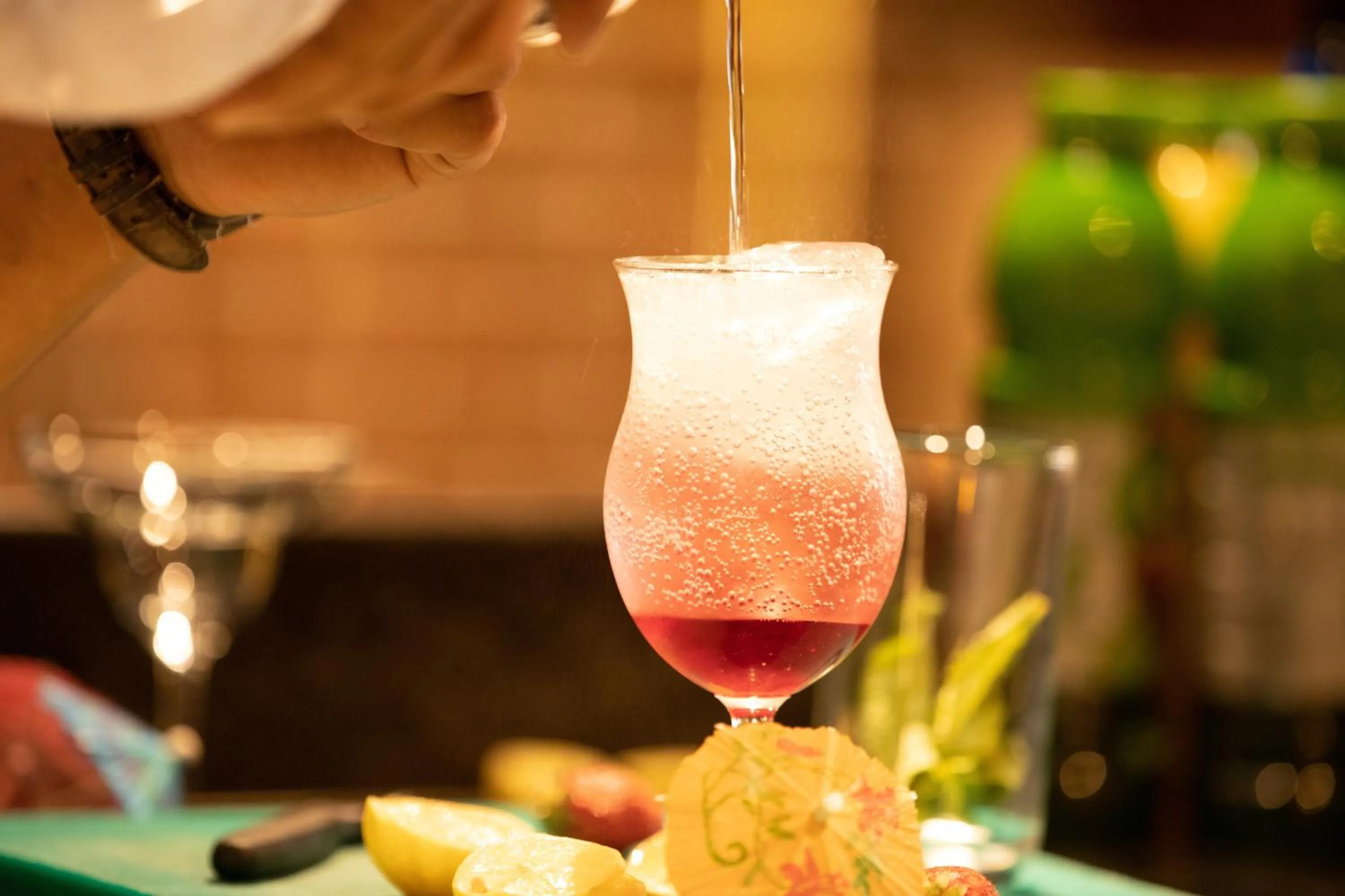 Food and drinks in Hotel Paramos Inn