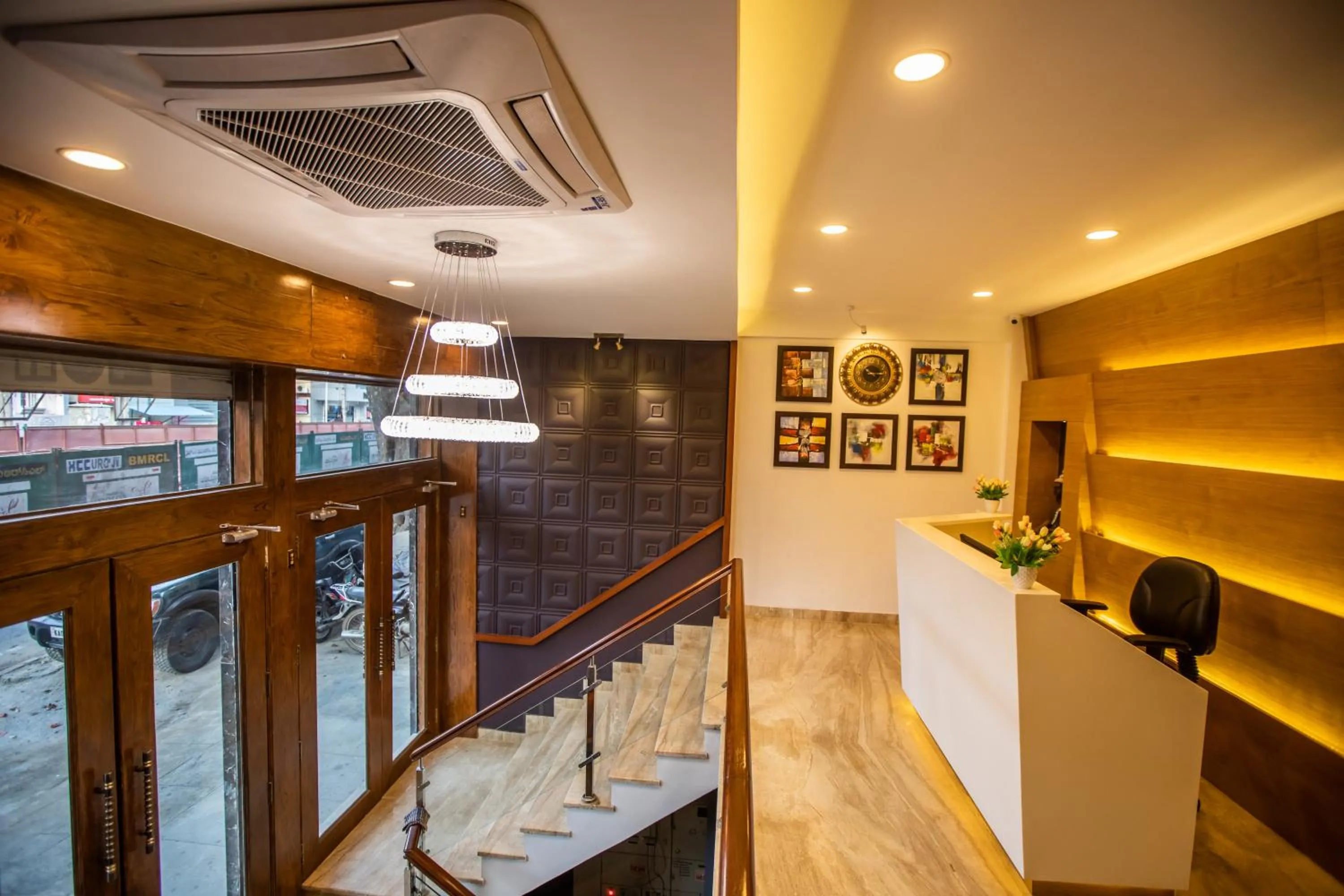 Lobby or reception in Hotel Paramos Inn